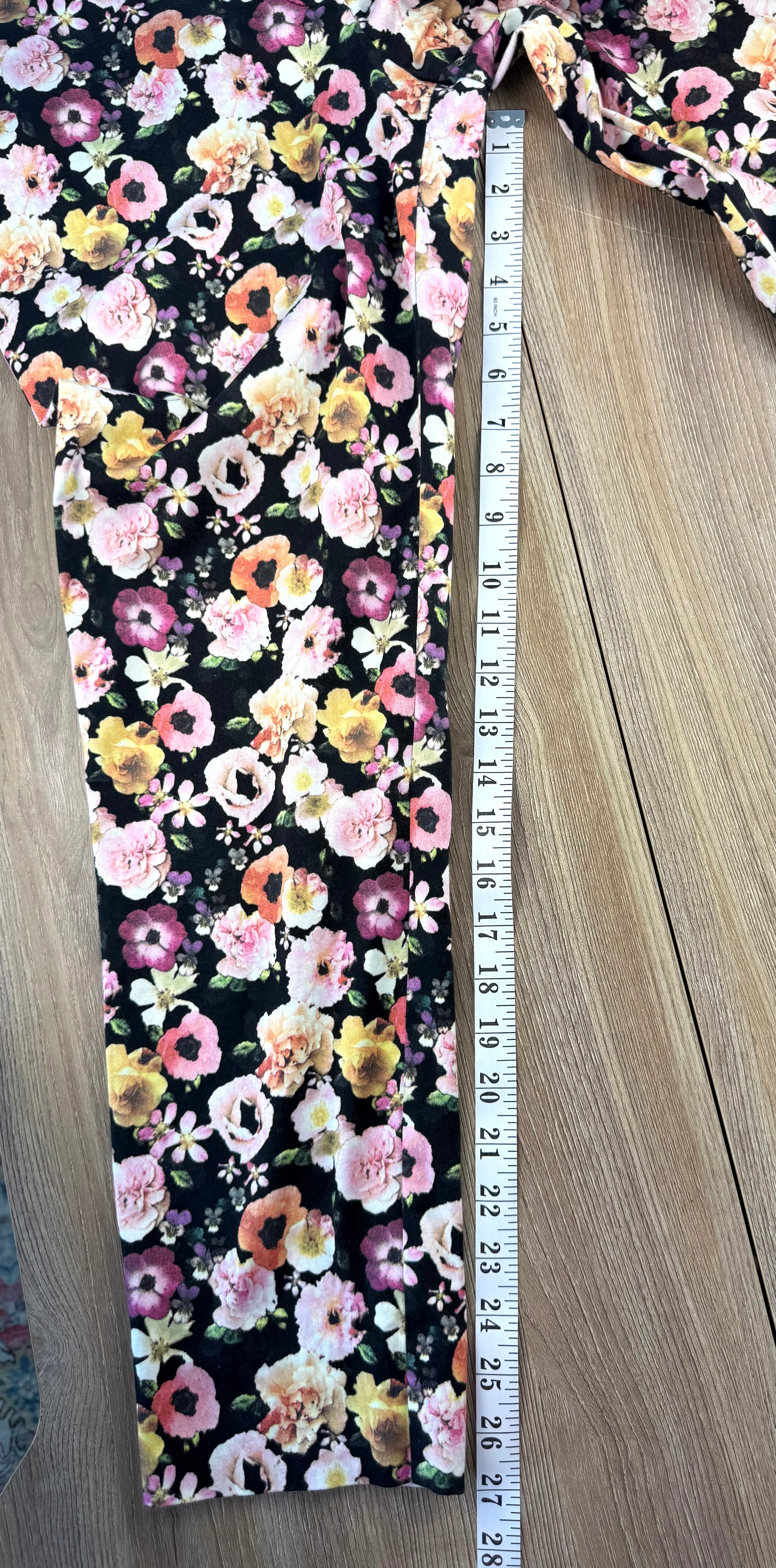 H&M Slim Fit Ankle Pants with floral pattern  measuring 27" inseam 