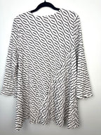 back of Habitat Striped Tunic Top Black and White Abstract Hem Habitat top resale 