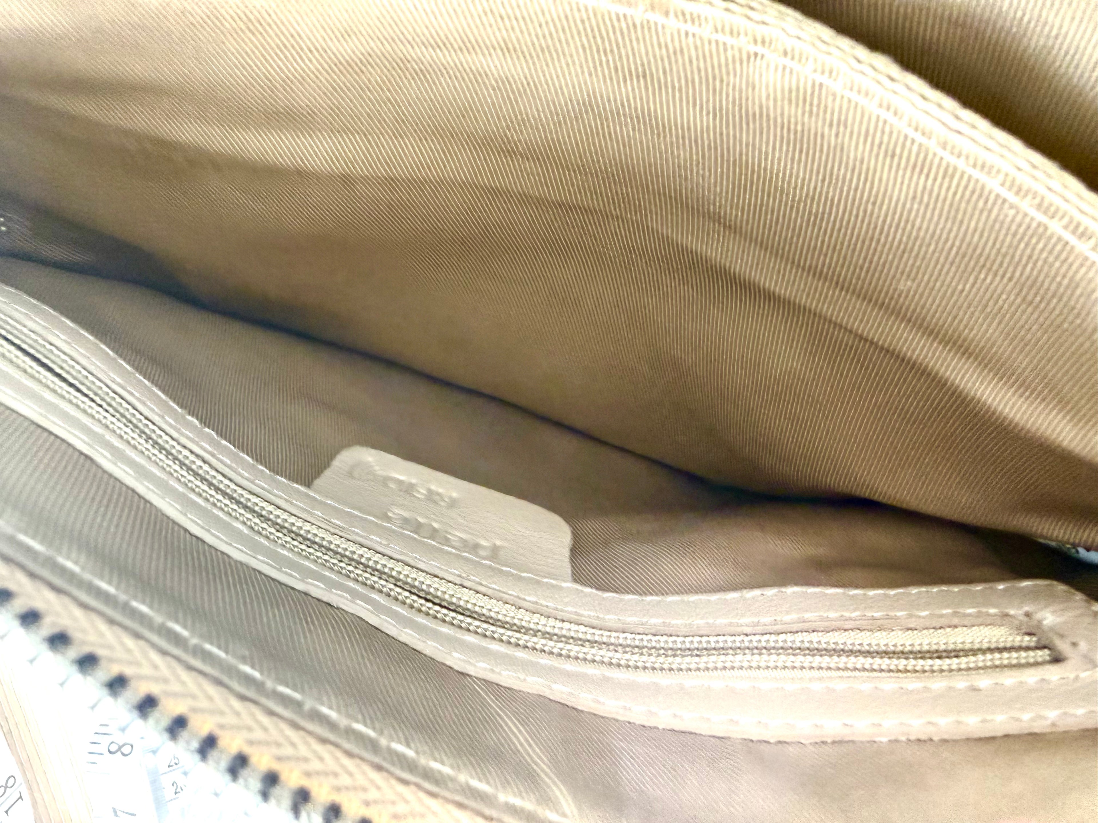 Inside view of Pelle rfid-anti-theft-crossbody-bag