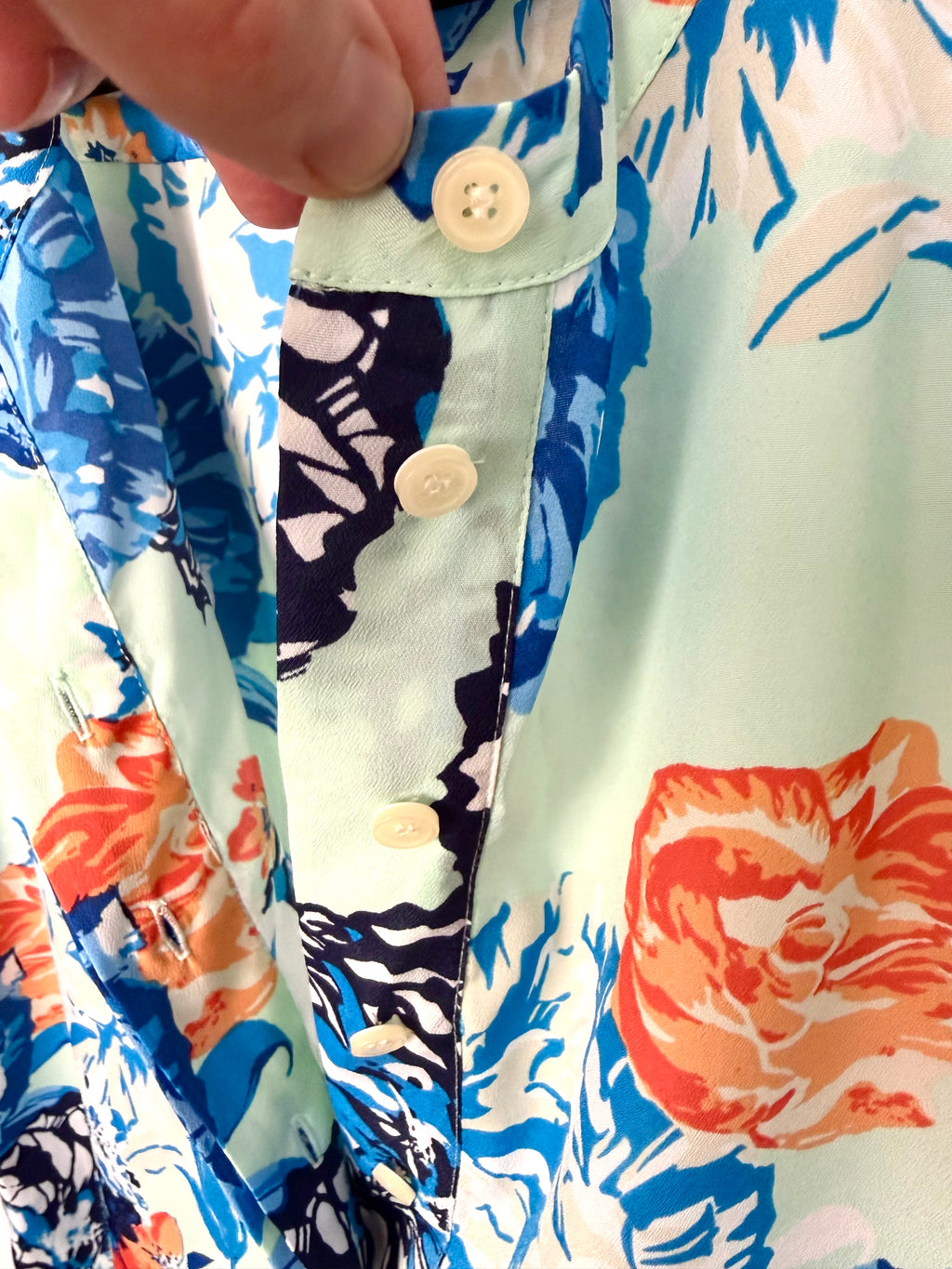 J.Crew sleeveless floral blouse button front detail size 8 2
