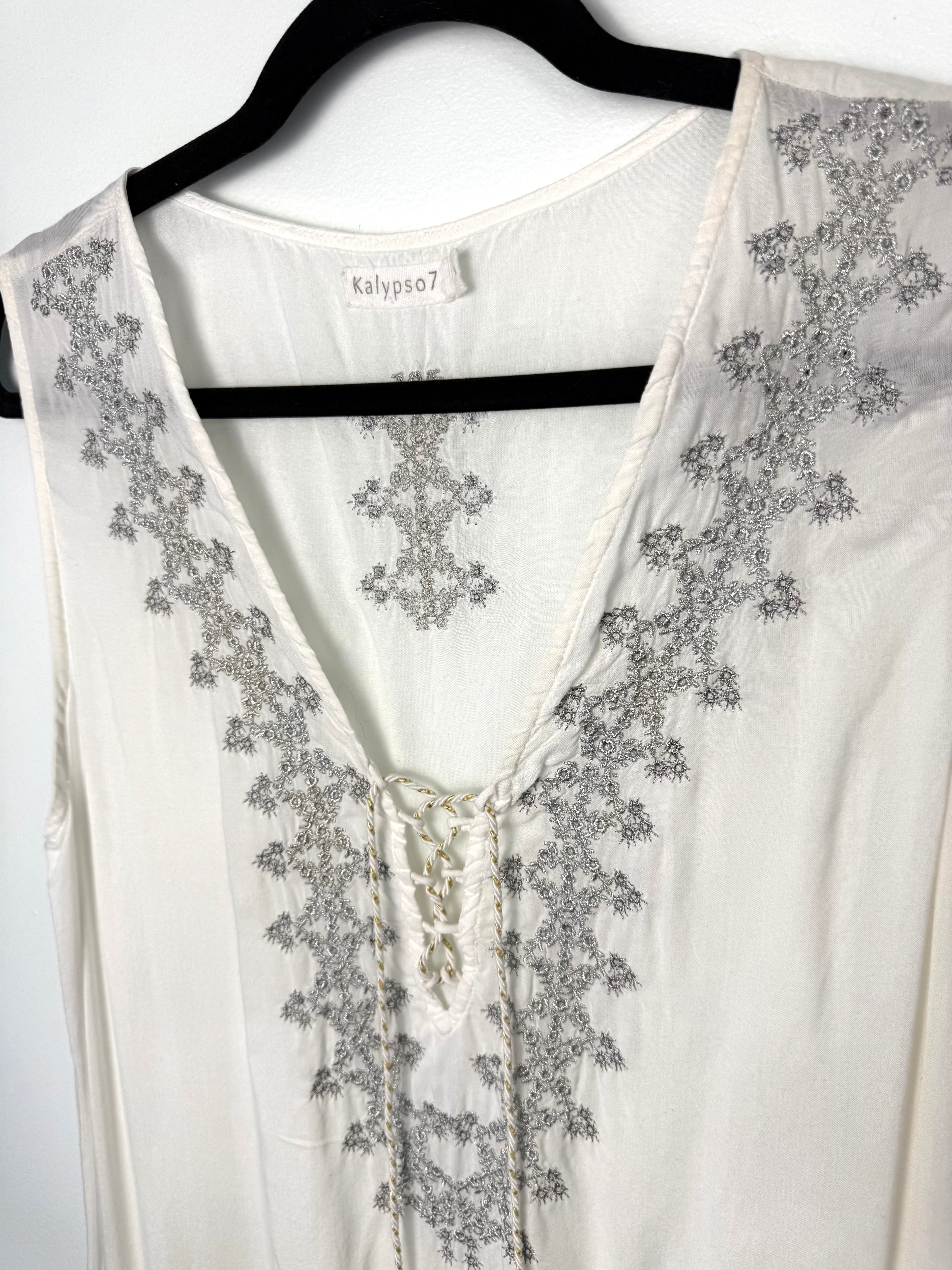 Kalypso7 Embroidered Boho Tunic Dress close up of collar detail 