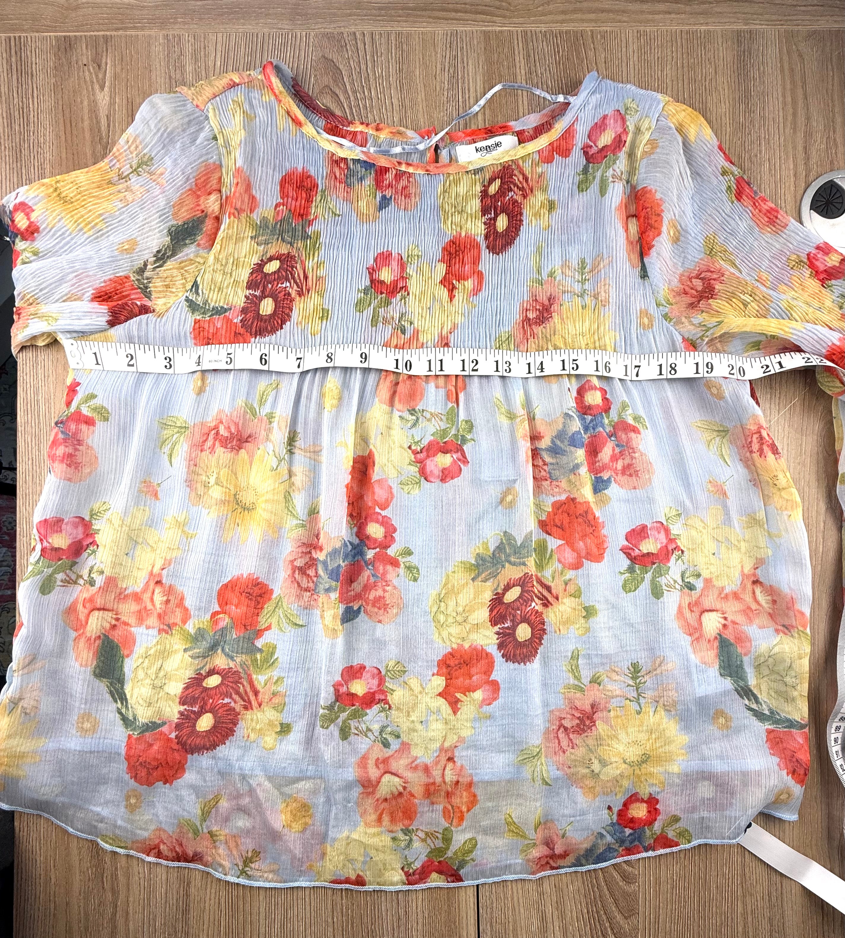 Kensie floral sheer top measuring 40" bust 