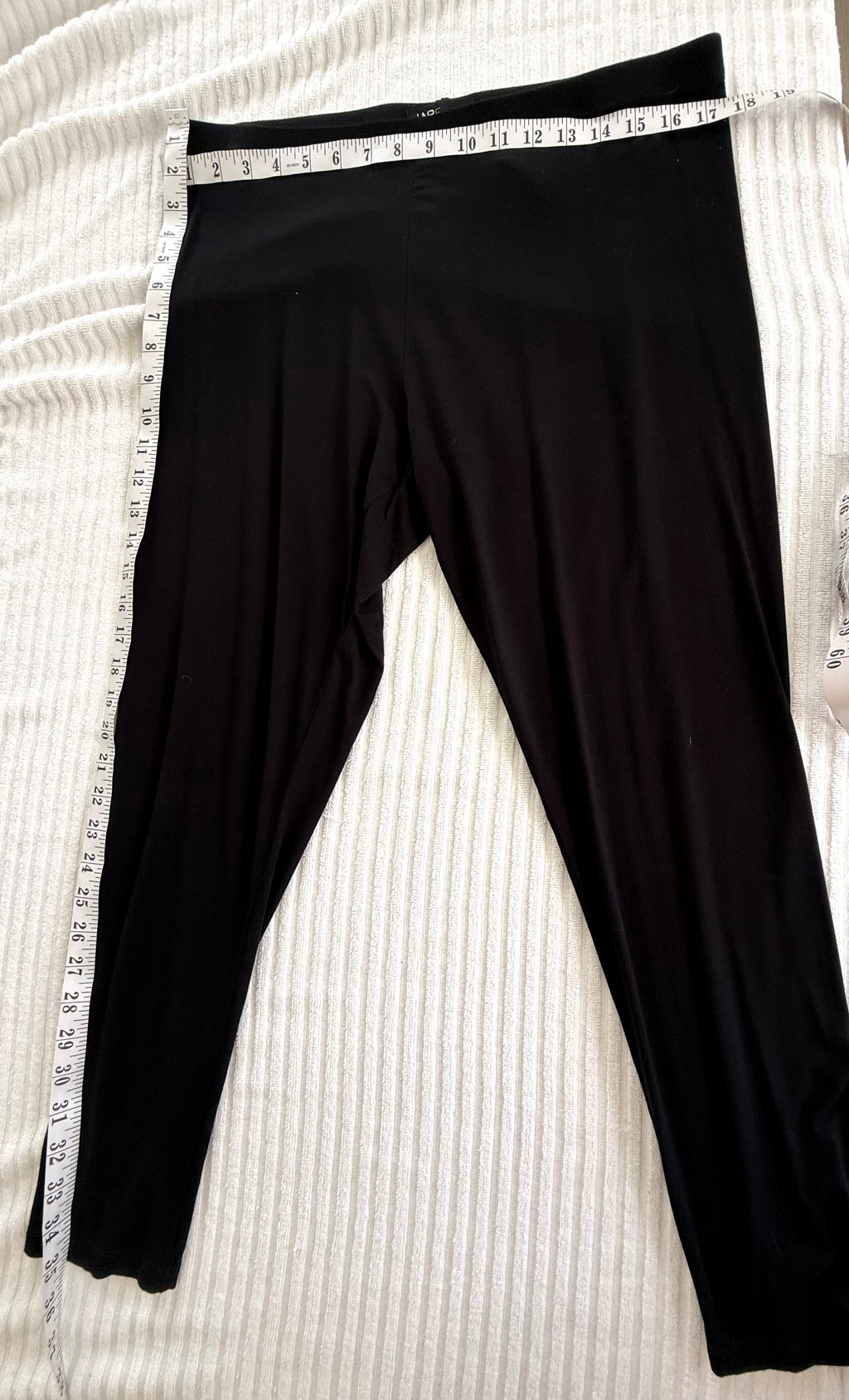 Leave Nothing But Footprints Bamboo LNBF 3/4 Leggings | Size XL measuring 34" waist unstretched