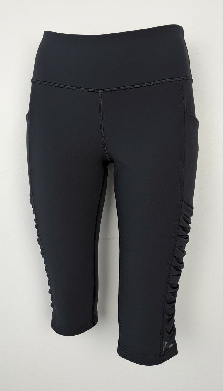 Lululemon Capris with ruched side detail | Size 8  at Blue Sparrow Shop 
