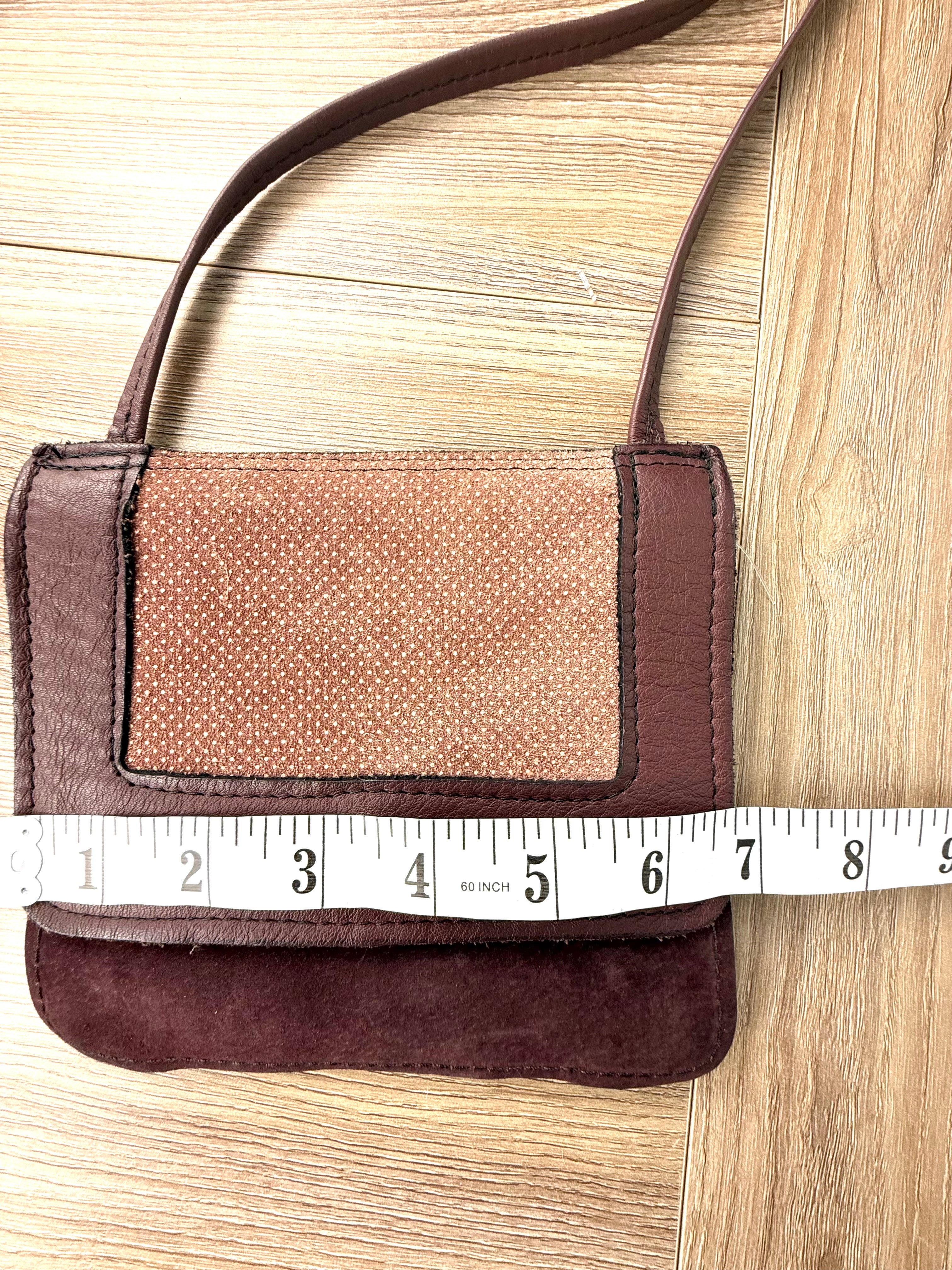 Made in Canada Leatherworks Crossbody Bag measuring approx 7" wide 