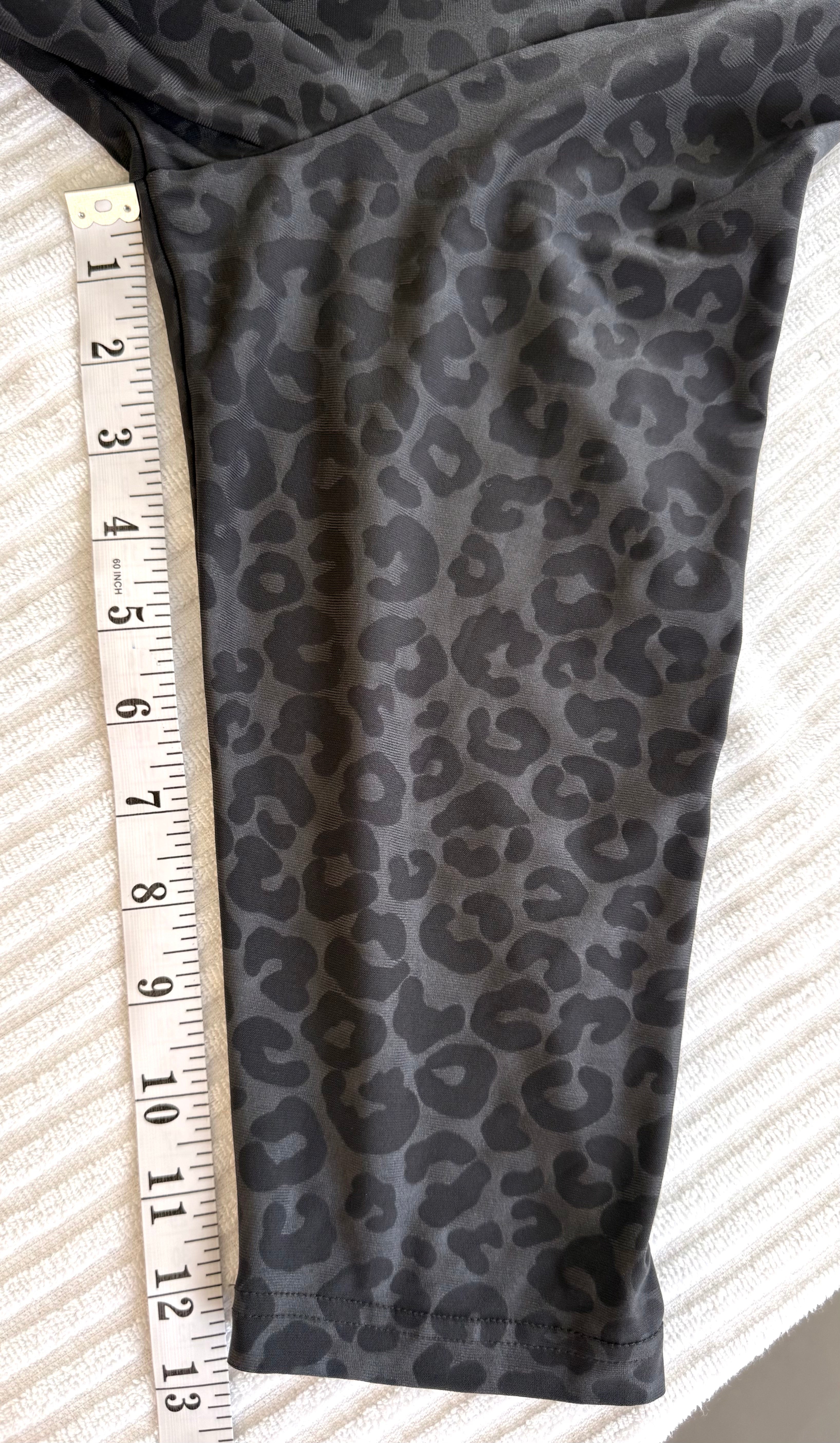Made in Canada Sympli Asymmetrical 3/4 Sleeve Top | Size 14 measuring 13" sleeve
