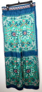 Maison d’Amélie Paris Wide Leg Pants back view  on hanger