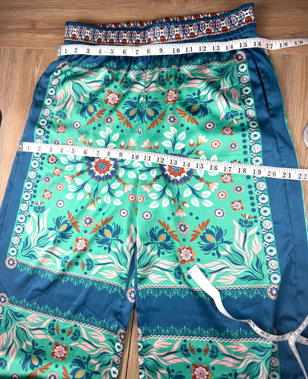 Maison d’Amélie Paris Wide Leg Pants measuring 32" waist and 44" hips