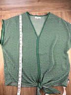 Max studio short sleeved summer tie front top measuring 22" shoulder to hem 