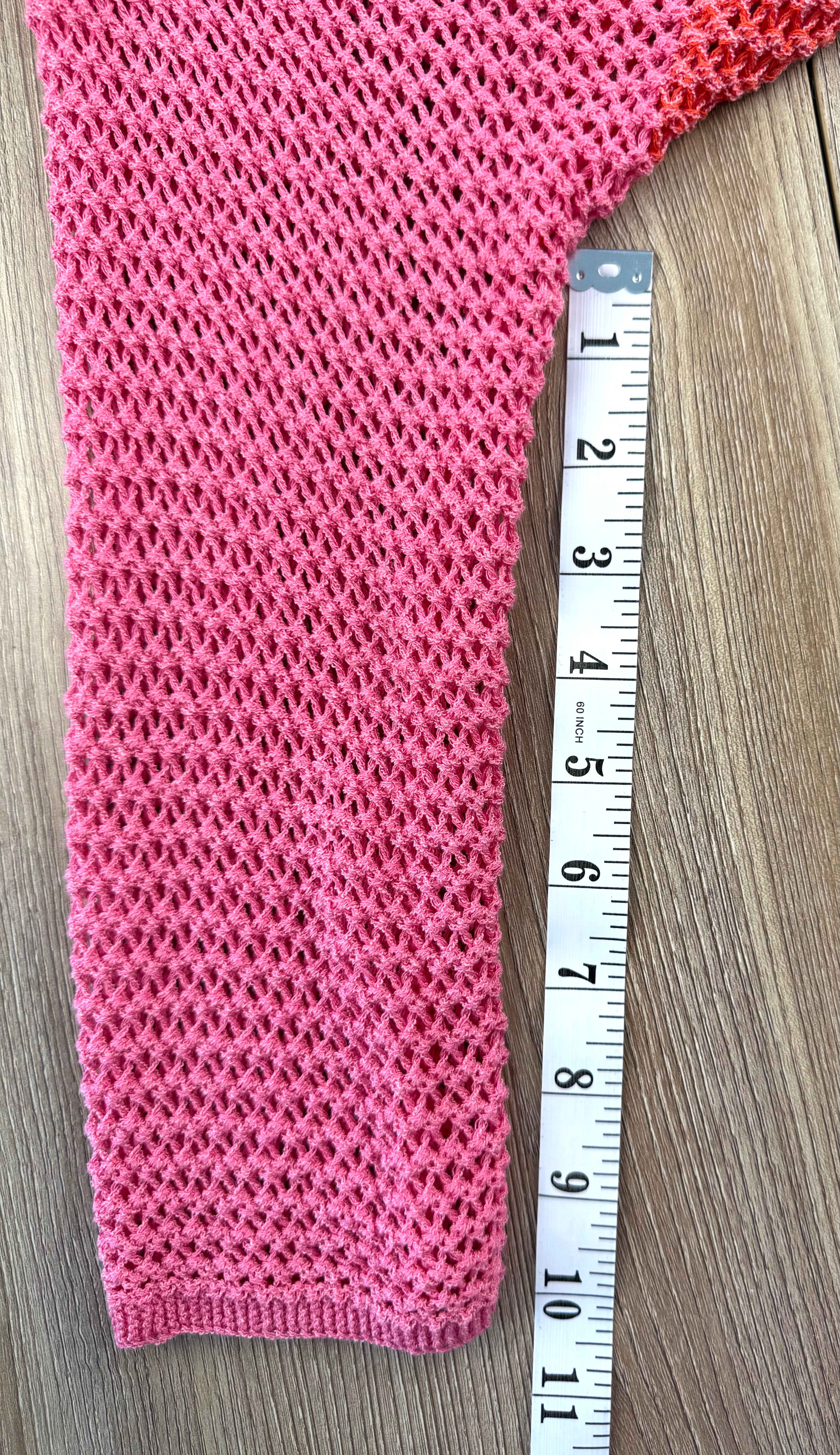 Melanie Lyne pink and red colourblock open knit sweater lightweight mesh pullover measuring 10" sleeve