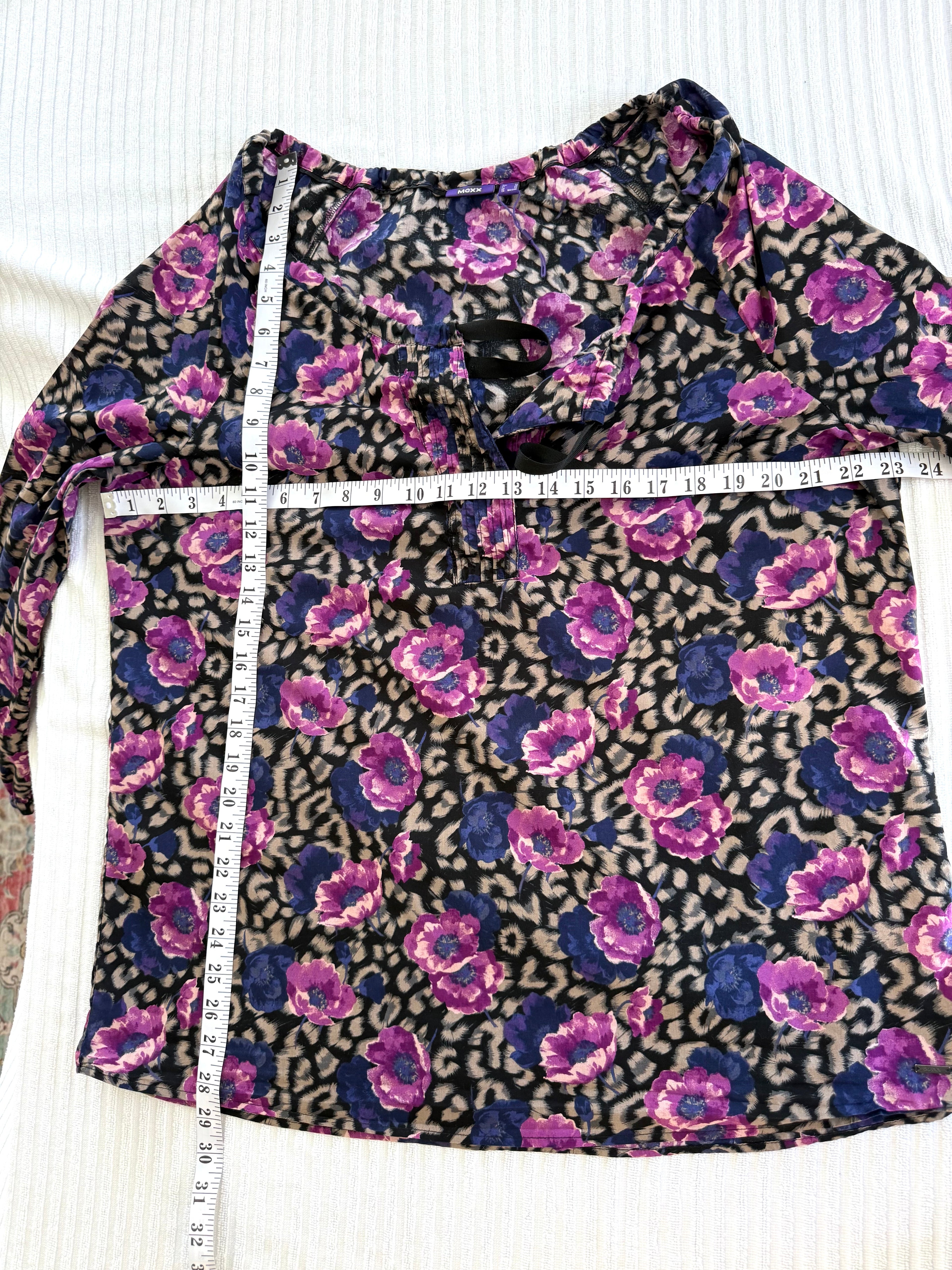 Mexx 100% Cotton Floral Leopard Mixed Print Blouse — Purple, Violet and Black | Peasant Style | Size L (US 14) at Blue Sparrow Shop measuring 29" shoulder to hem and 46" bust 