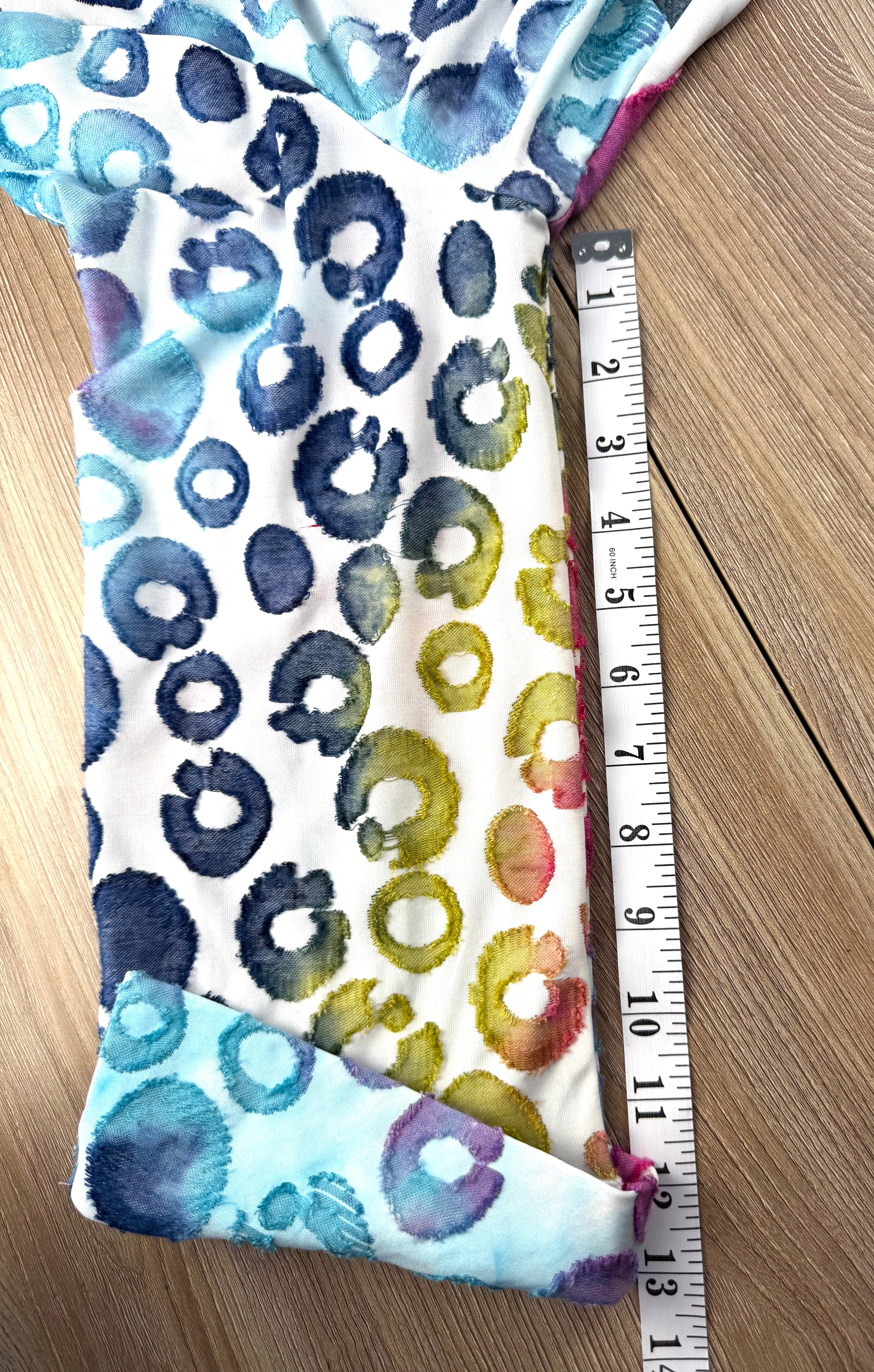 Minkas blouse or jacket multicoloured jacket measuring 13" sleeve 