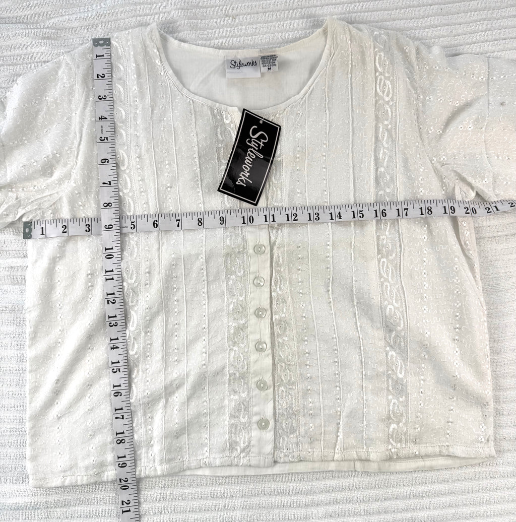 NWT 100% Cotton Embroidered Button-Front Top | Size M at Blue Sparrow Shop  measuring 40 bust and 20" shoulder to hem 