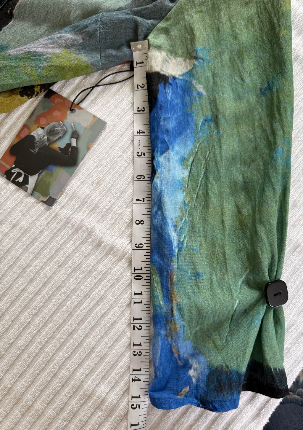 NWT Claire Desjardin 'In The City' Shirt | Size M measuring 15" sleeve