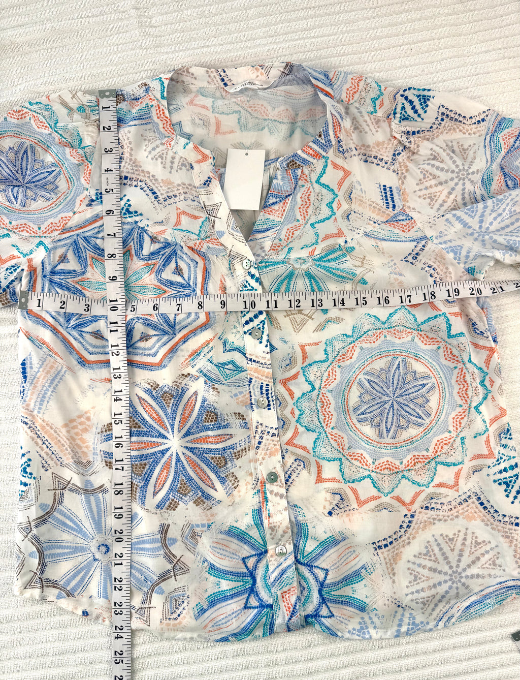 NWT Northern Reflections Mandala Print Blouse | Size M at Blue Sparrow Shop compare at $69.99 measuring 40" bust and 24" shoulder to hem