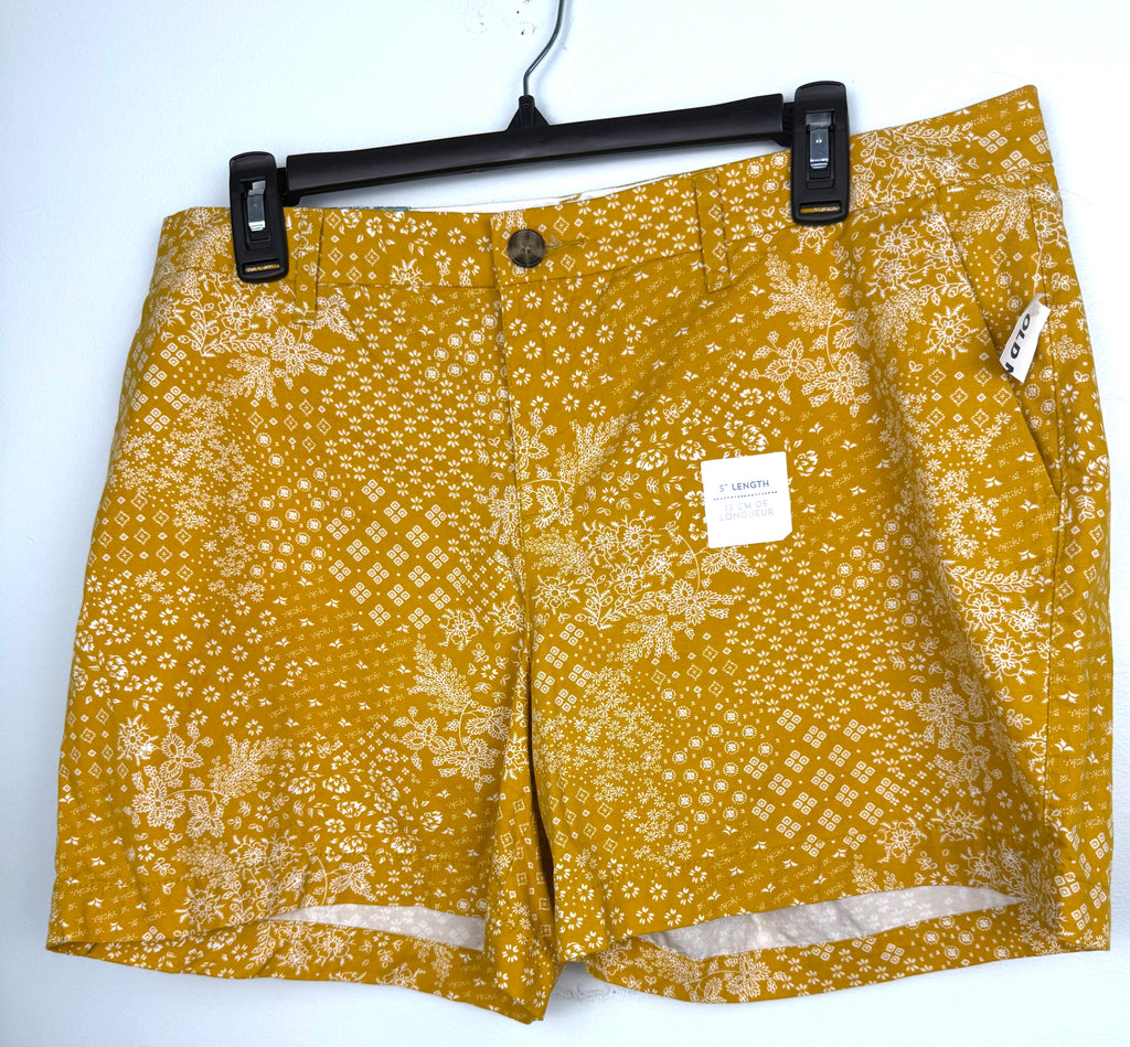 NWT Old Navy 100% Cotton Mustard Floral Print Chino Shorts — 5" | Size 12 at Blue Sparrow Shop on hanger