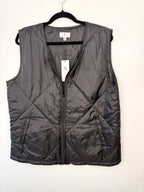 NWT Socialite Quilted Zip Front Vest | Size S/M on hanger