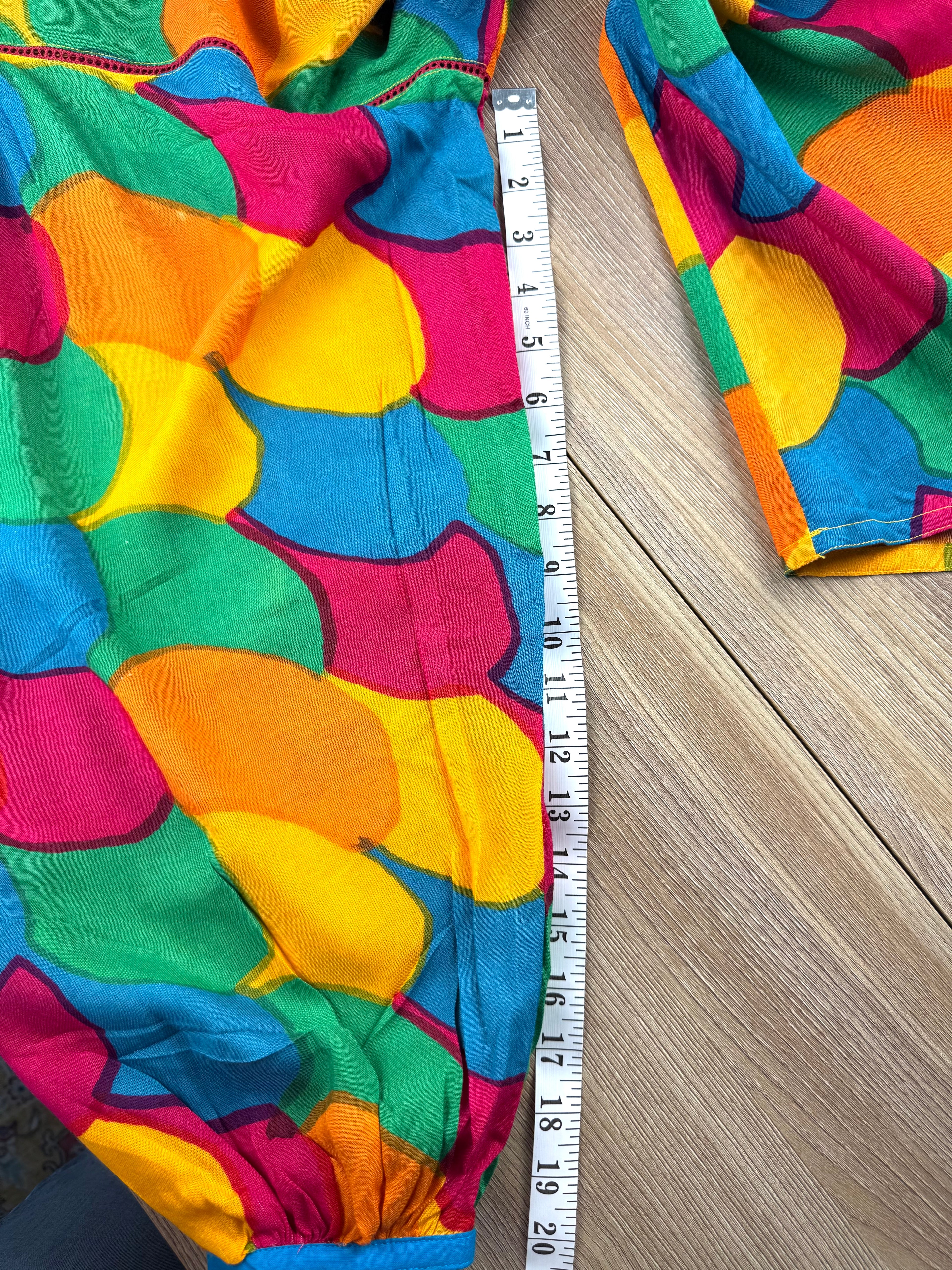 NWT multicoloured bold pattern tunic blouse or dress measuring 20" sleeve length 