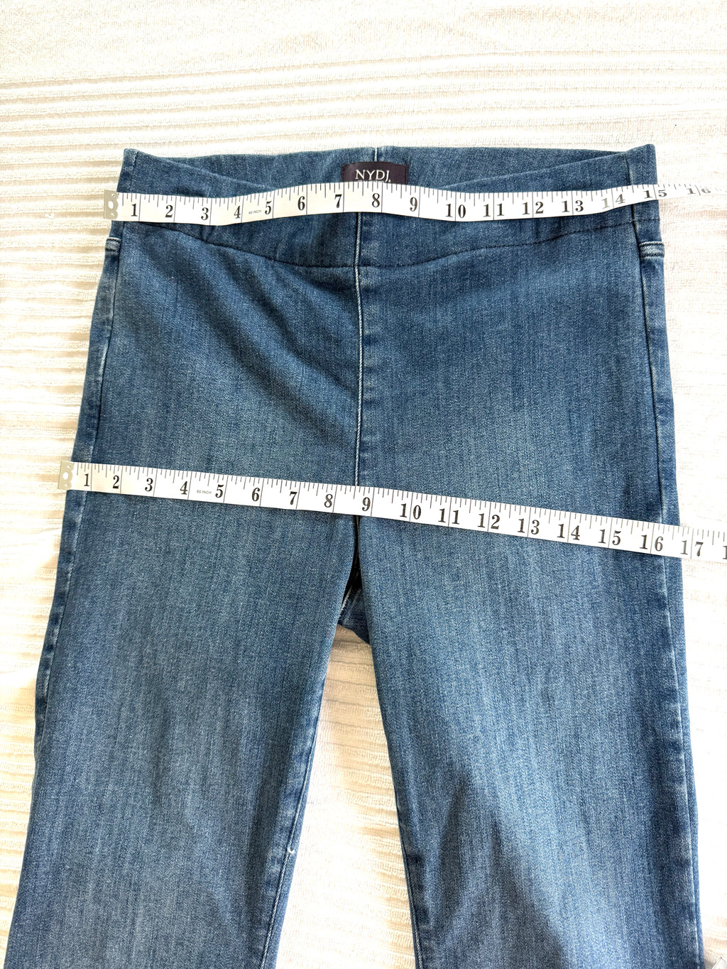 NYDJ Foundry Pull-On Bootcut Jeans – Medium Wash Stretch Denim Jeans measuring 30" waist and 32" hips relaxed