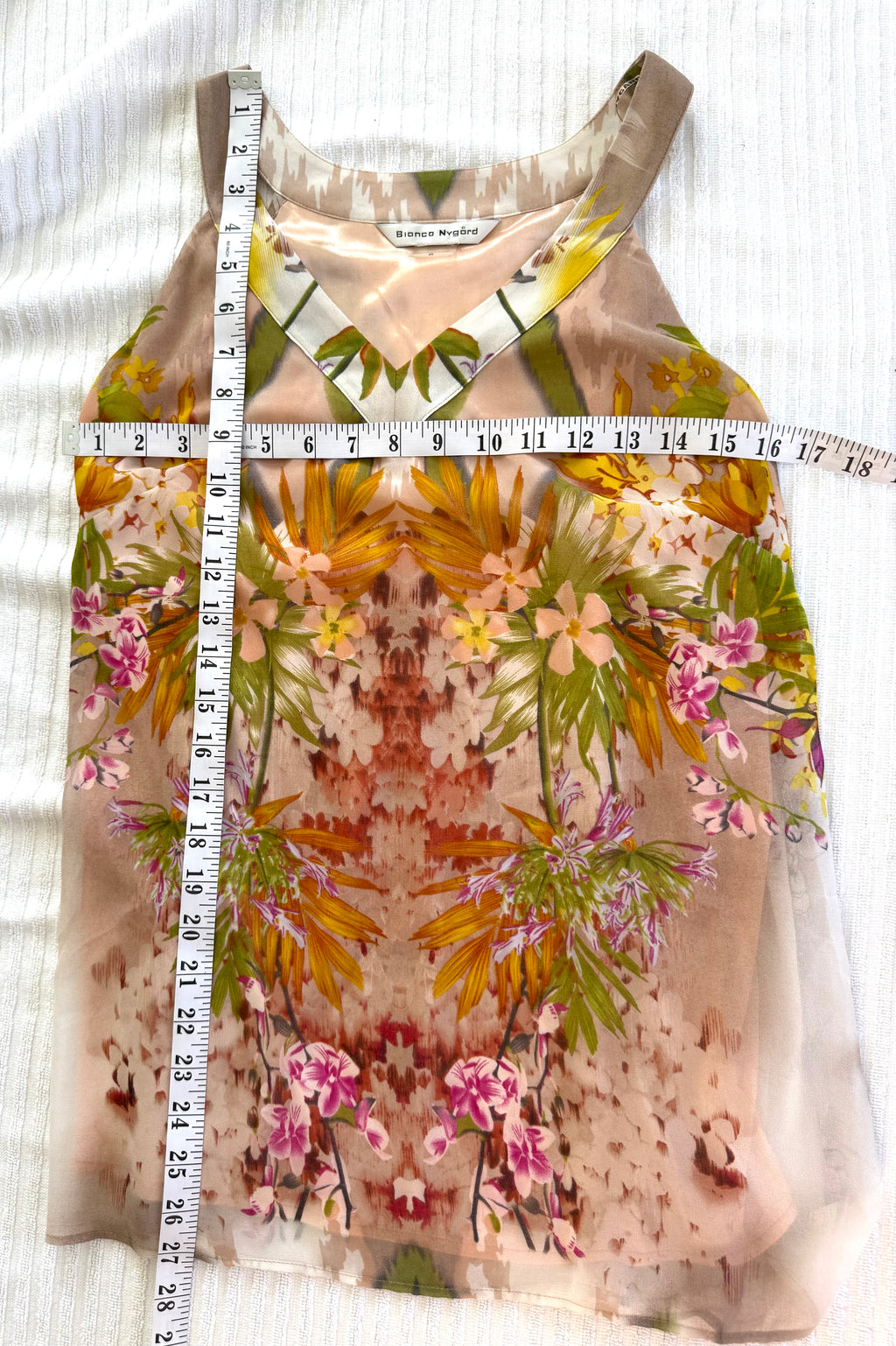 Nygård Sleeveless Dressy Summer Tank | Size 6 at Blue Sparrow Shop measuring 32" bust and 27" shoulder to hem