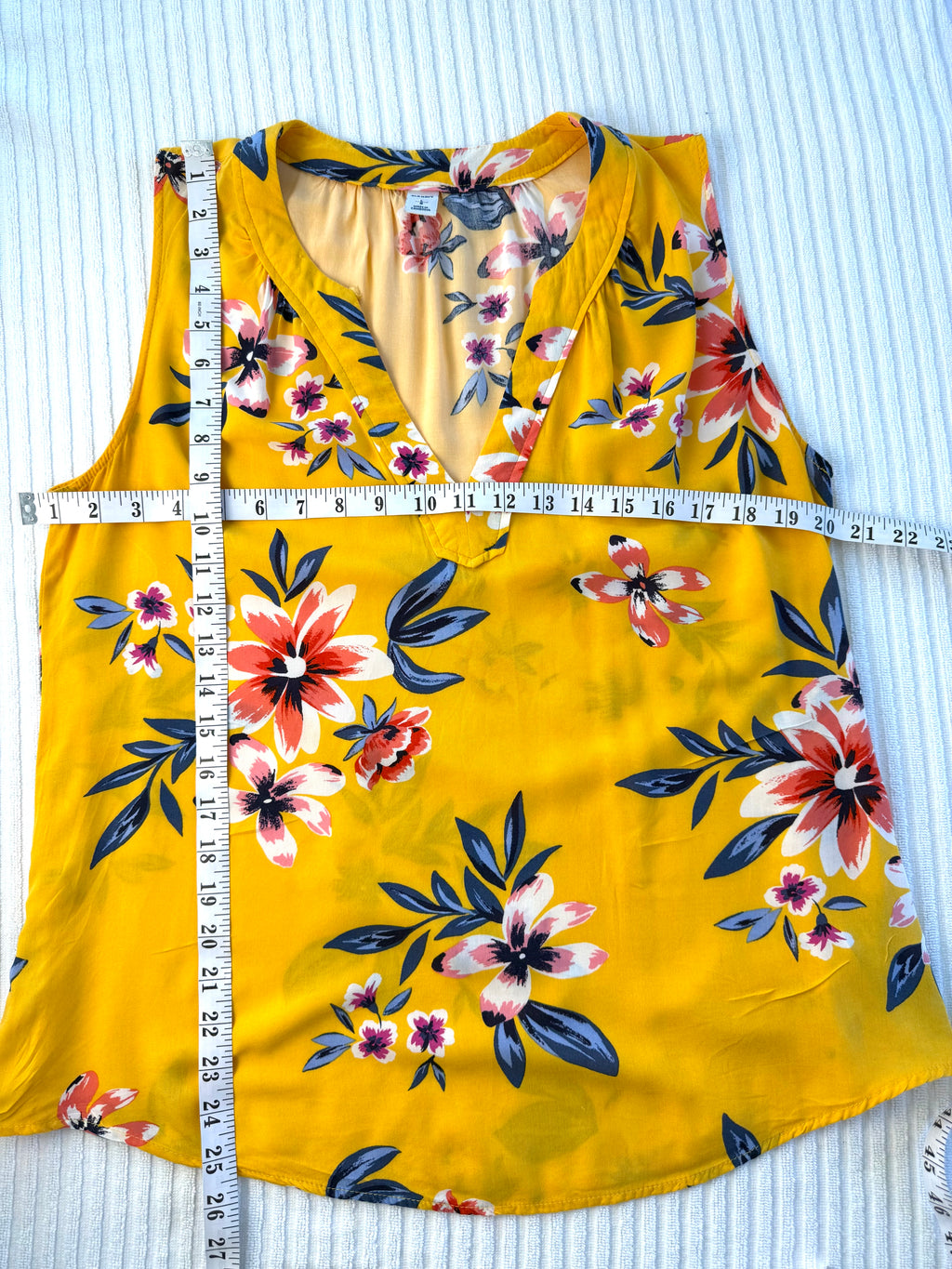Old Navy Floral Sleeveless V-Neck Blouse — Golden Yellow | Coral and Navy Print | Size L at Blue Sparrow Shop measuring 40" bust and 25" shoulder to hem 