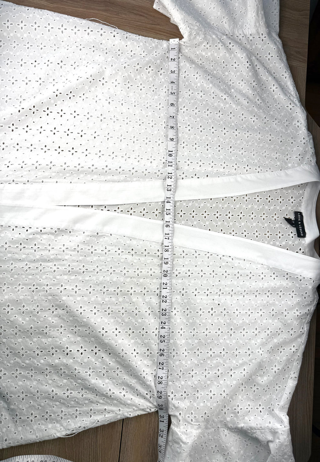 Oversized white eyelet kimono measuring 60" bust 