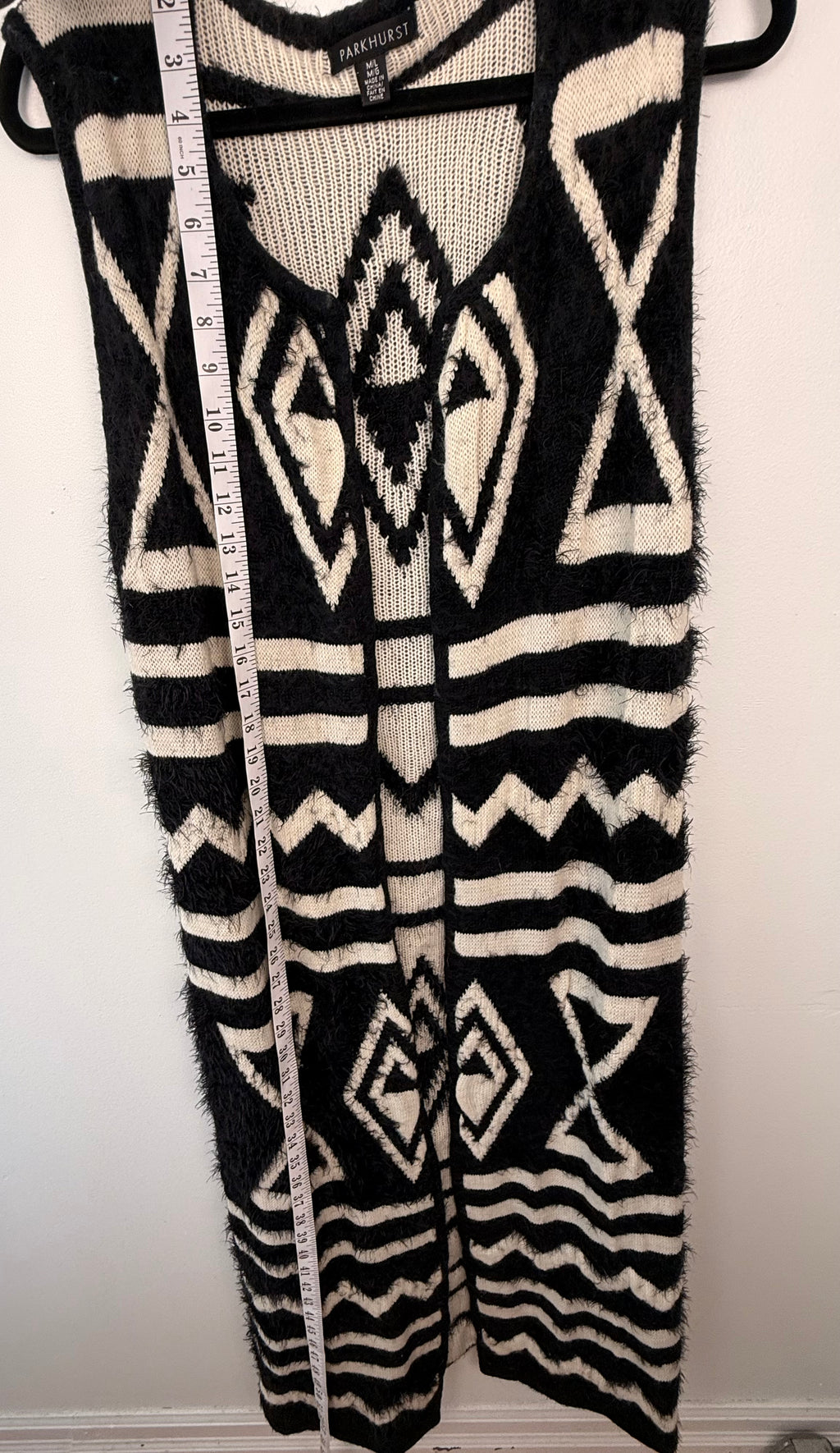 Parkhurst Long Black & Cream Geometric Knit Vest | Size M/L measuring 54" length
