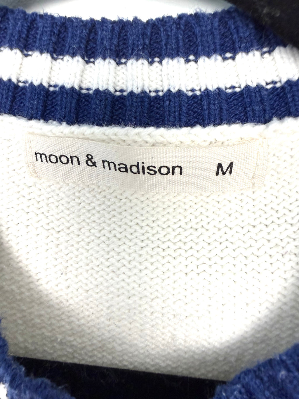 Pickleball varsity cropped knit top in cream and navy label size M by Moon and Madison