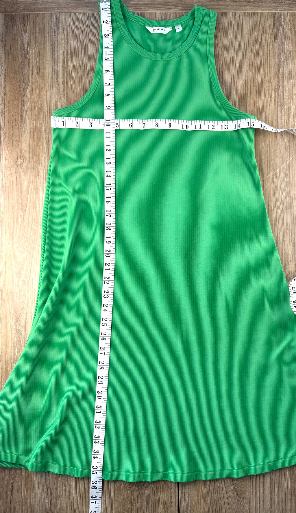 Reitmans shamrock green Ribbed Midi Tank Dress measuring 32" bust and 36" length 
