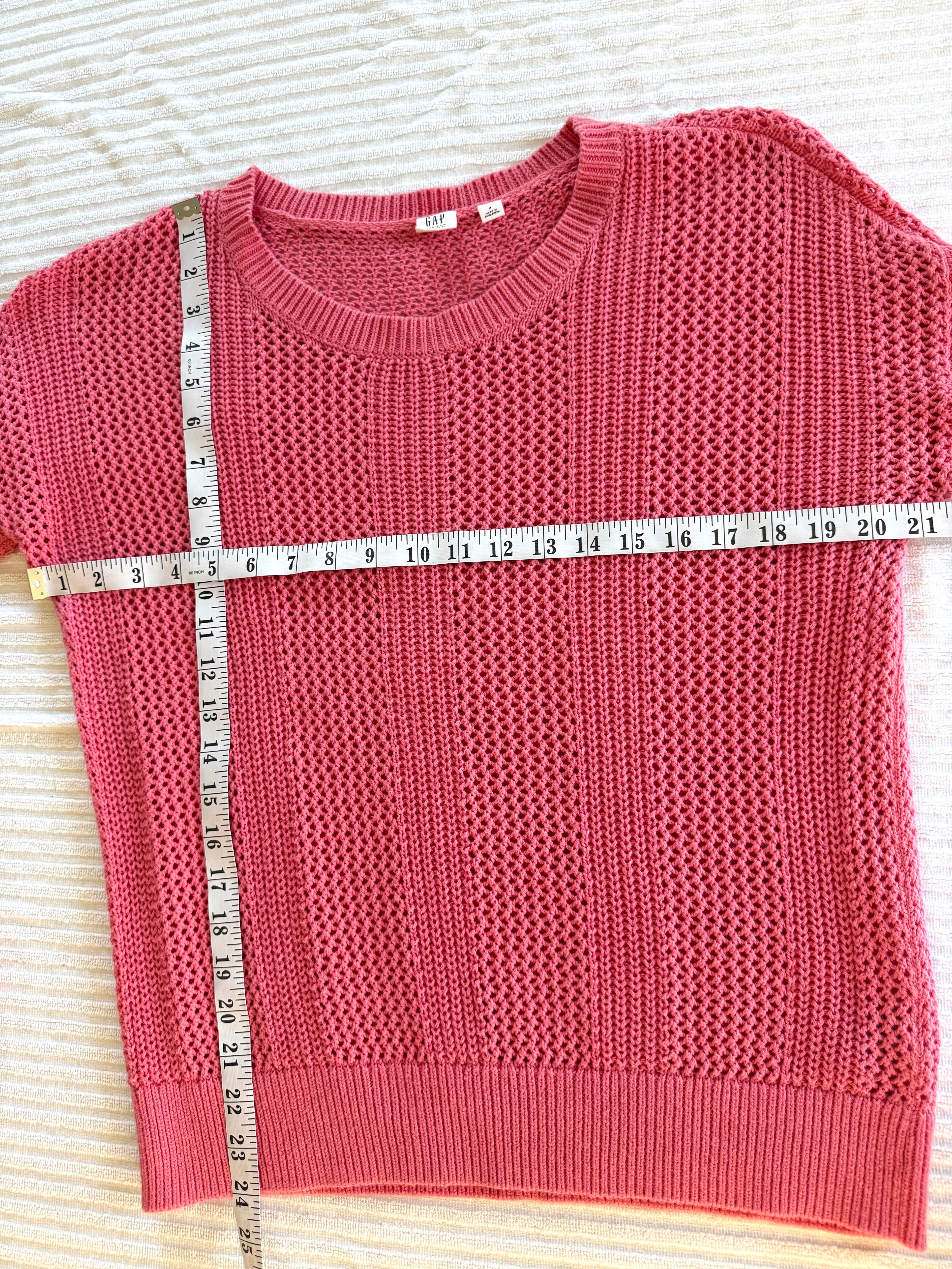 Resale 100% Cotton GAP Open Knit Sweater | Size M at Blue Sparrow Shop measuring 42" bust and 24" shoulder to hem 