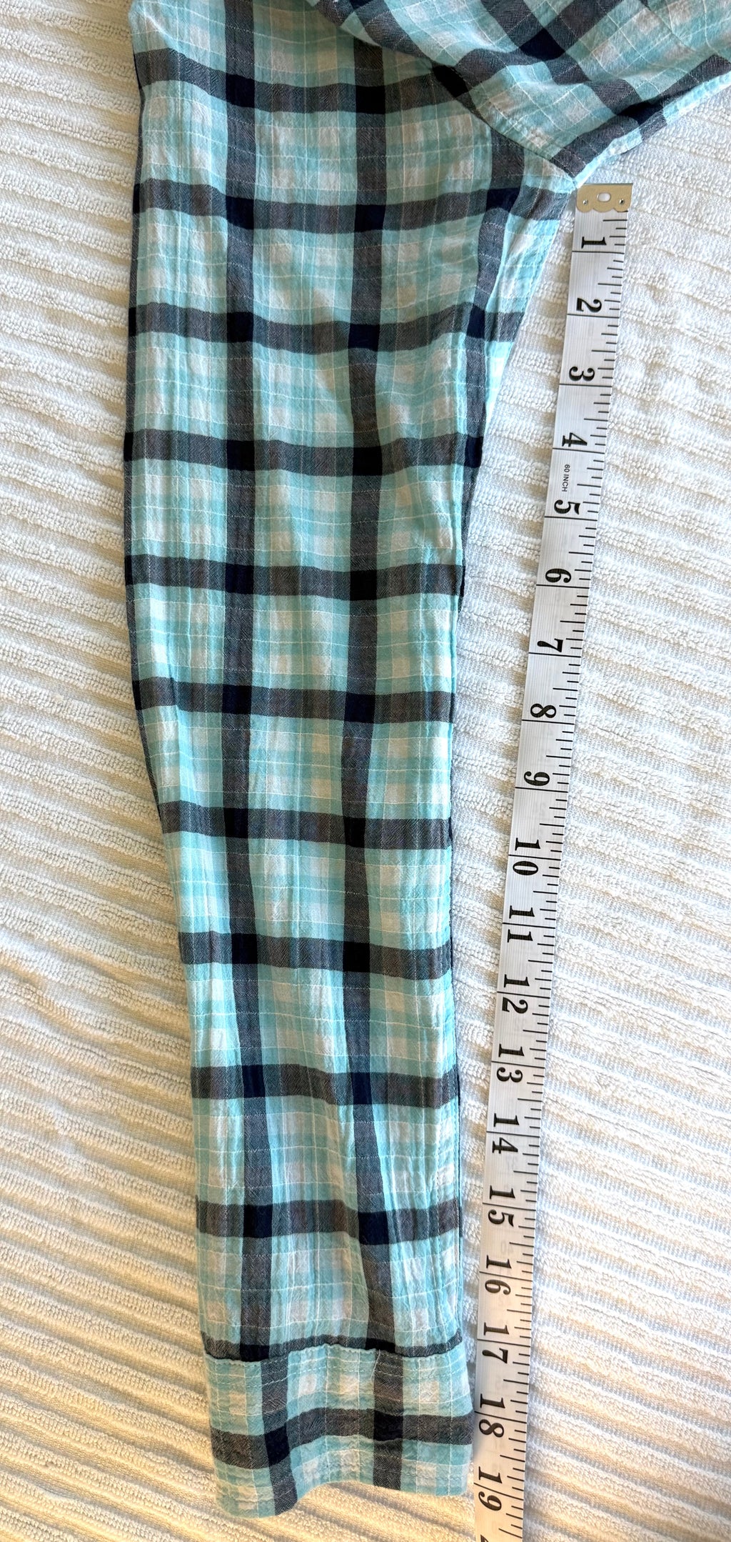 Resale 99% Cotton Eddie Bauer Plaid Button Front Shirt at Blue Sparrow Shop measuring 19" sleeve