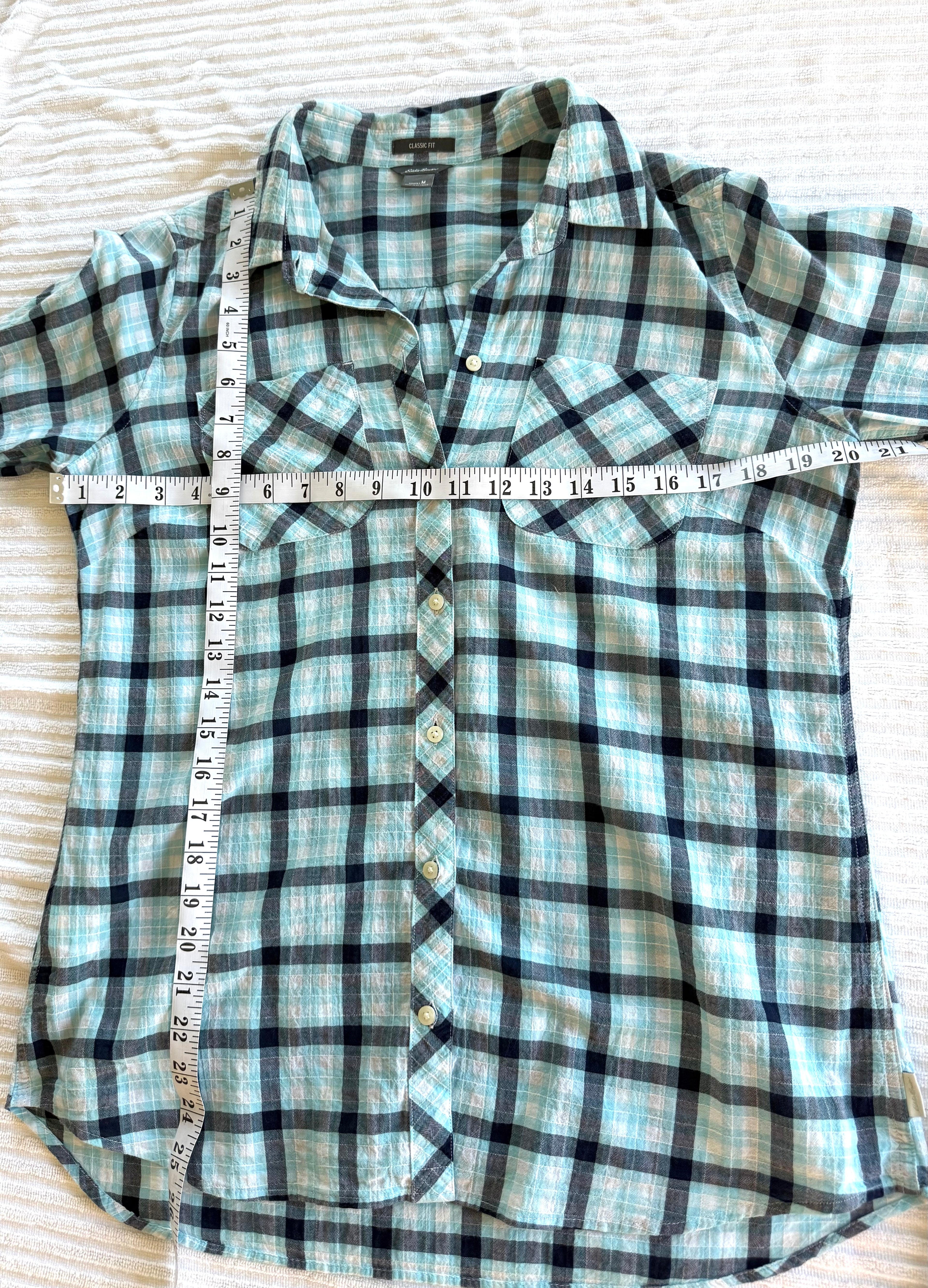 Resale 99% Cotton Eddie Bauer Plaid Button Front Shirt at Blue Sparrow Shop measuring 40" bust and 25" shoulder to hem 