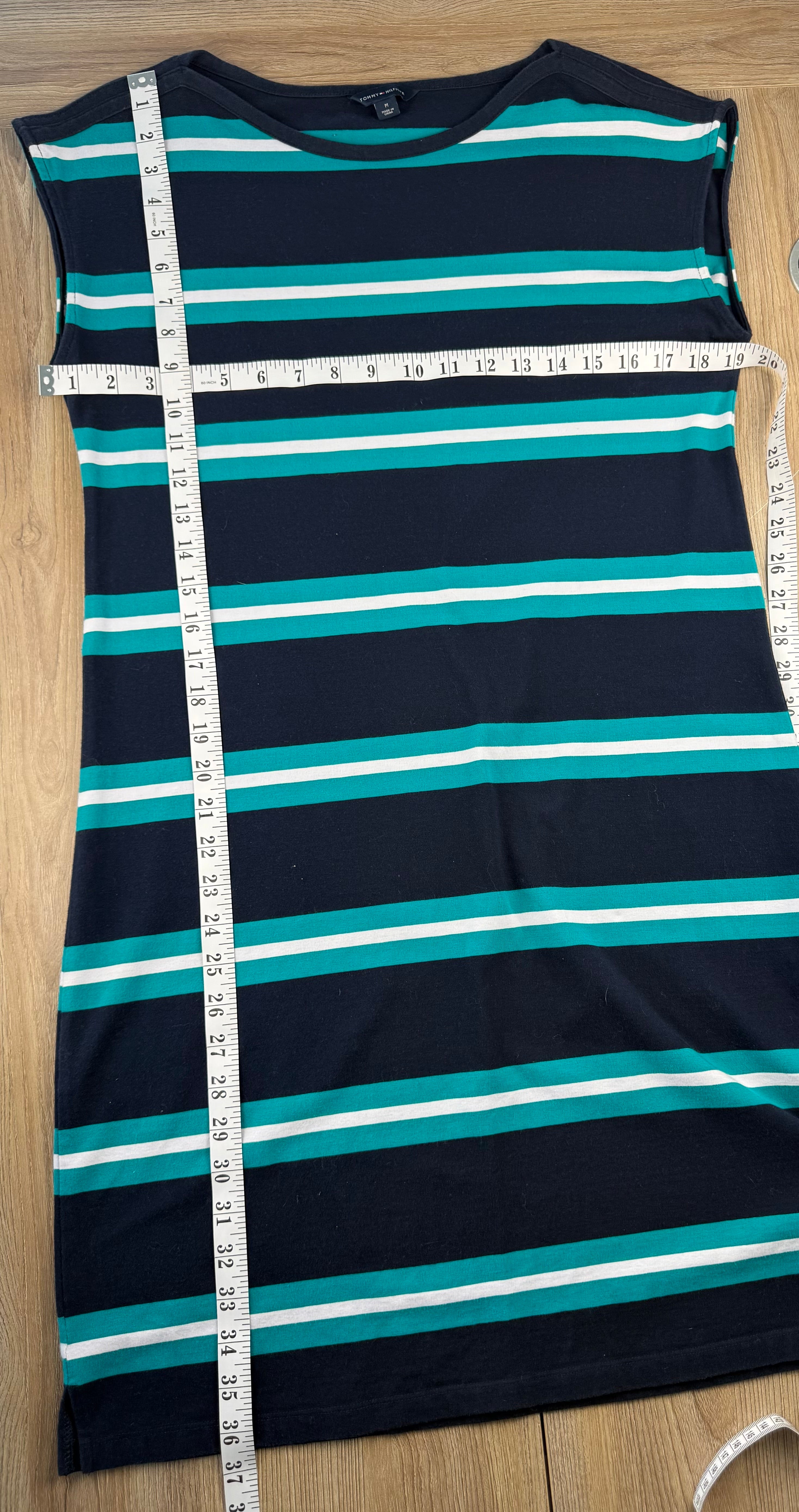Tommy Hilfiger Cap Sleeve Shift Dress at Blue Sparrow Shop measuring 38" bust and 36" shoulder to hem 