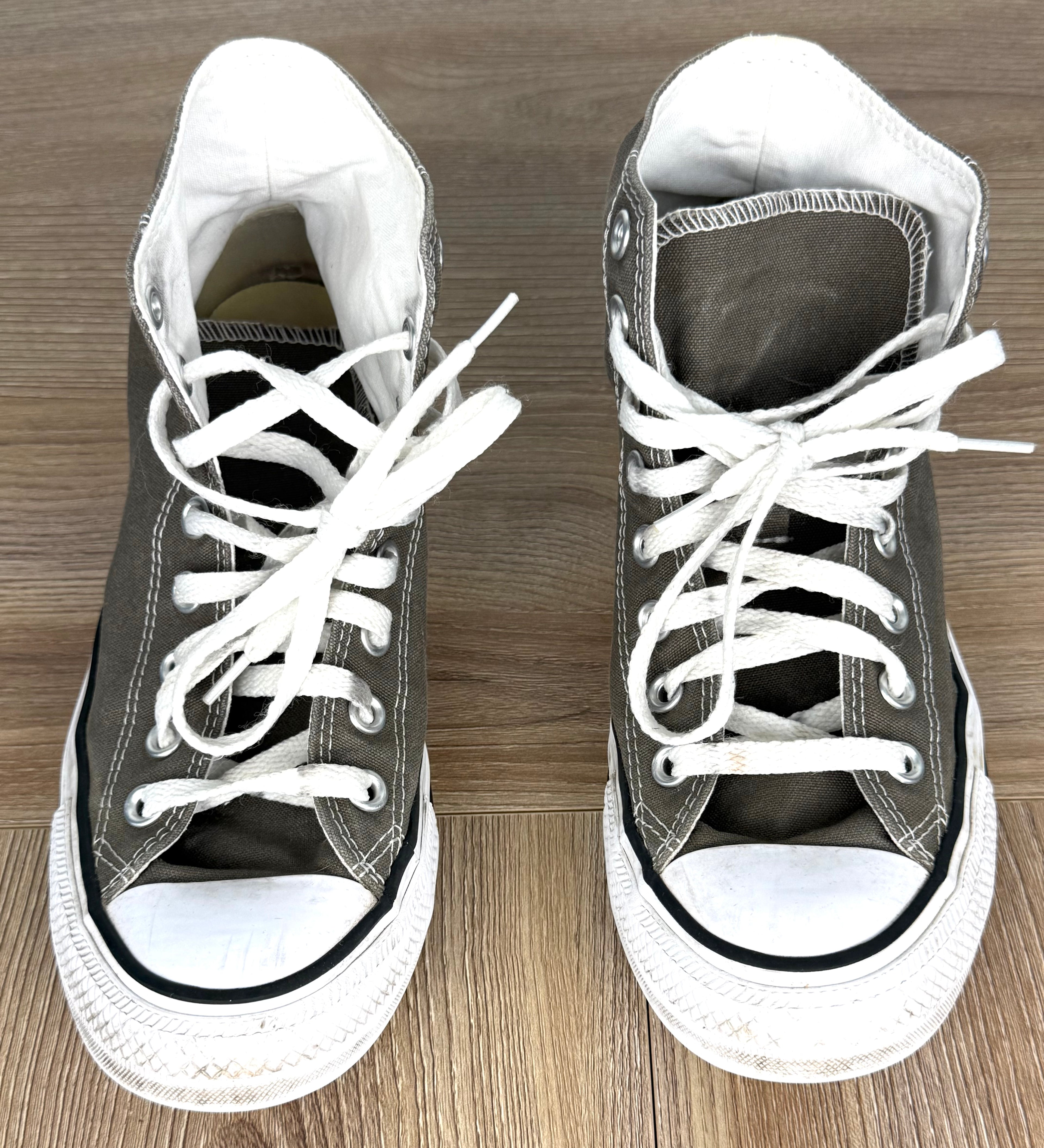 top of Converse Chuck Taylor High Tops | Size 8.5 at Blue Sparrow Shop
