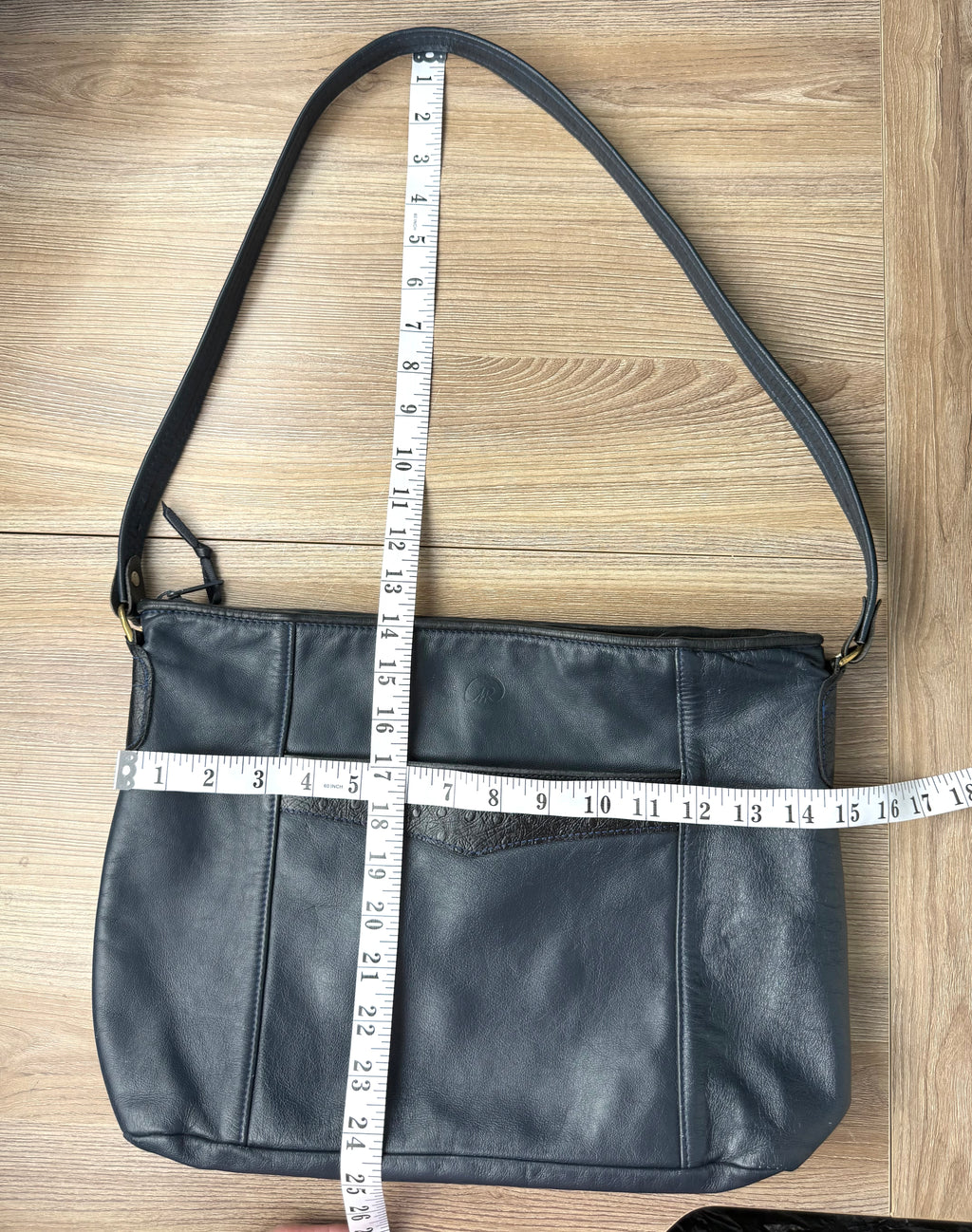 Vintage Rowland Leather Shoulder Bag in Navy Blue measuring approx 15" wide and 11" deep with 14" strap 