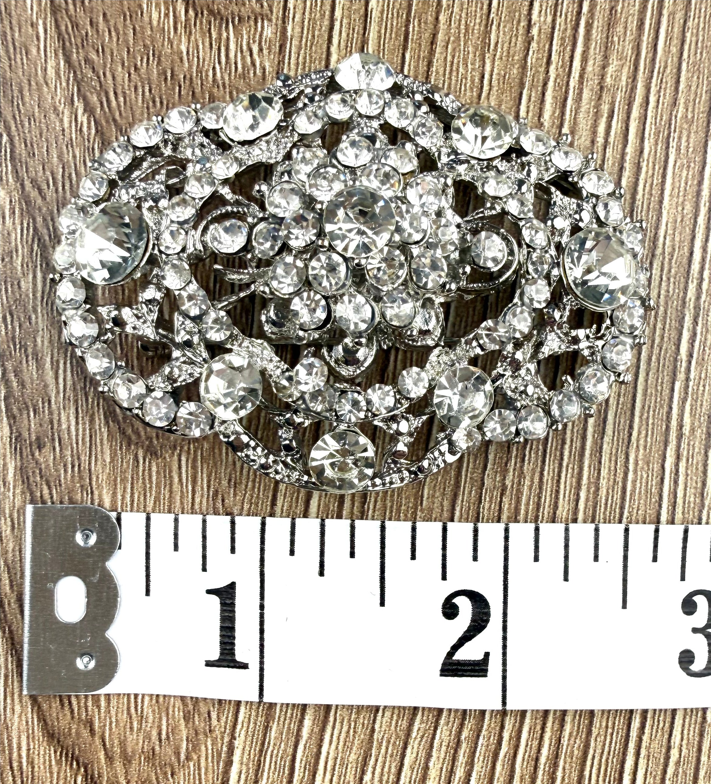 Vintage Style Crystal Rhinestone Brooch measuring approx 2.5"