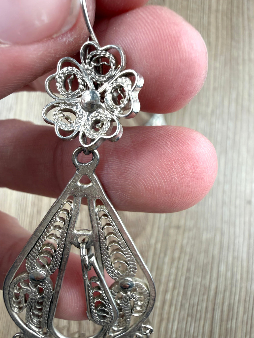 Vintage Style Filigree Dangle Earrings top detail 