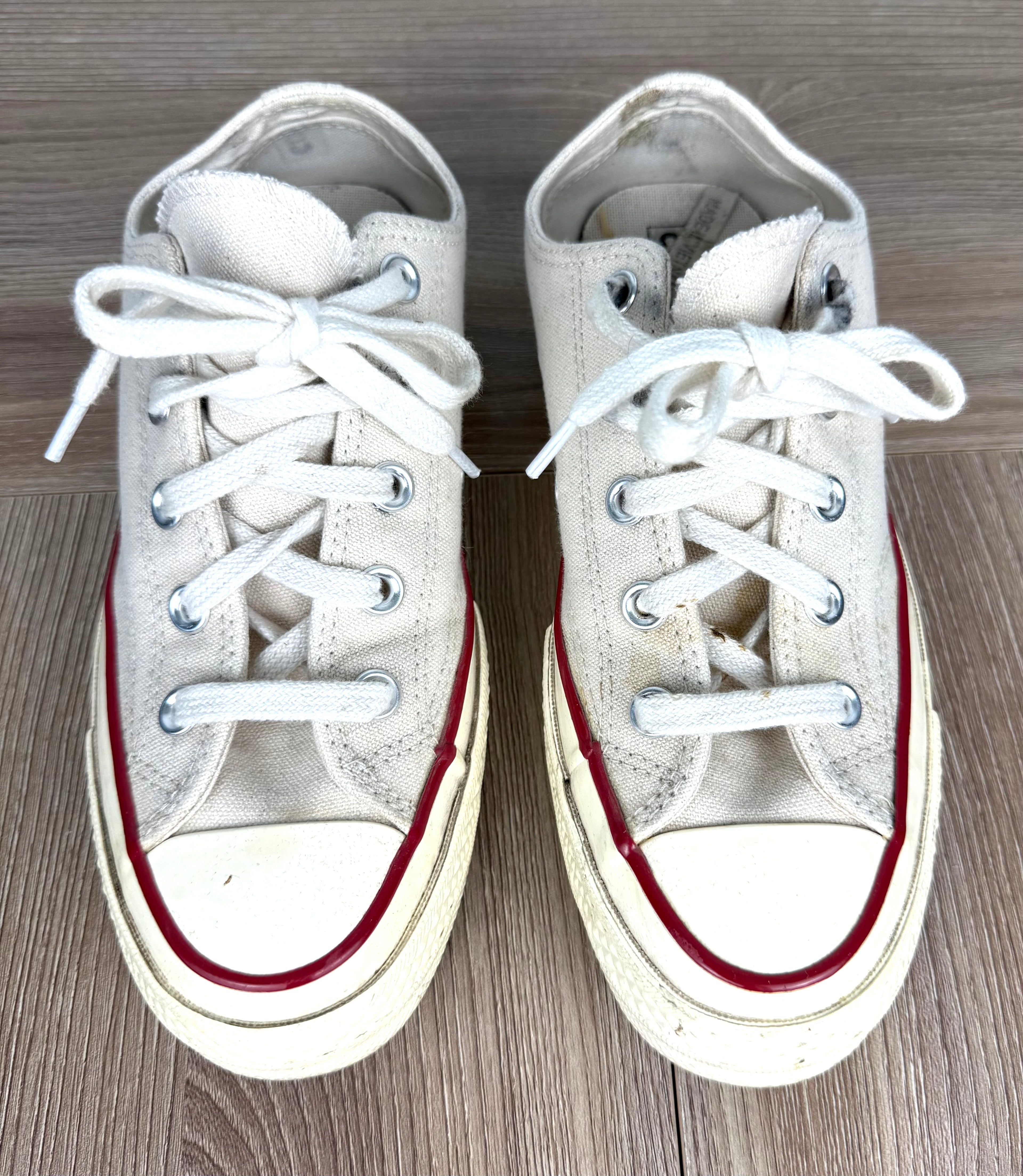 Vintage Vibe Converse Chuck Taylor Low Tops | Size 6 at Blue Sparrow Shop