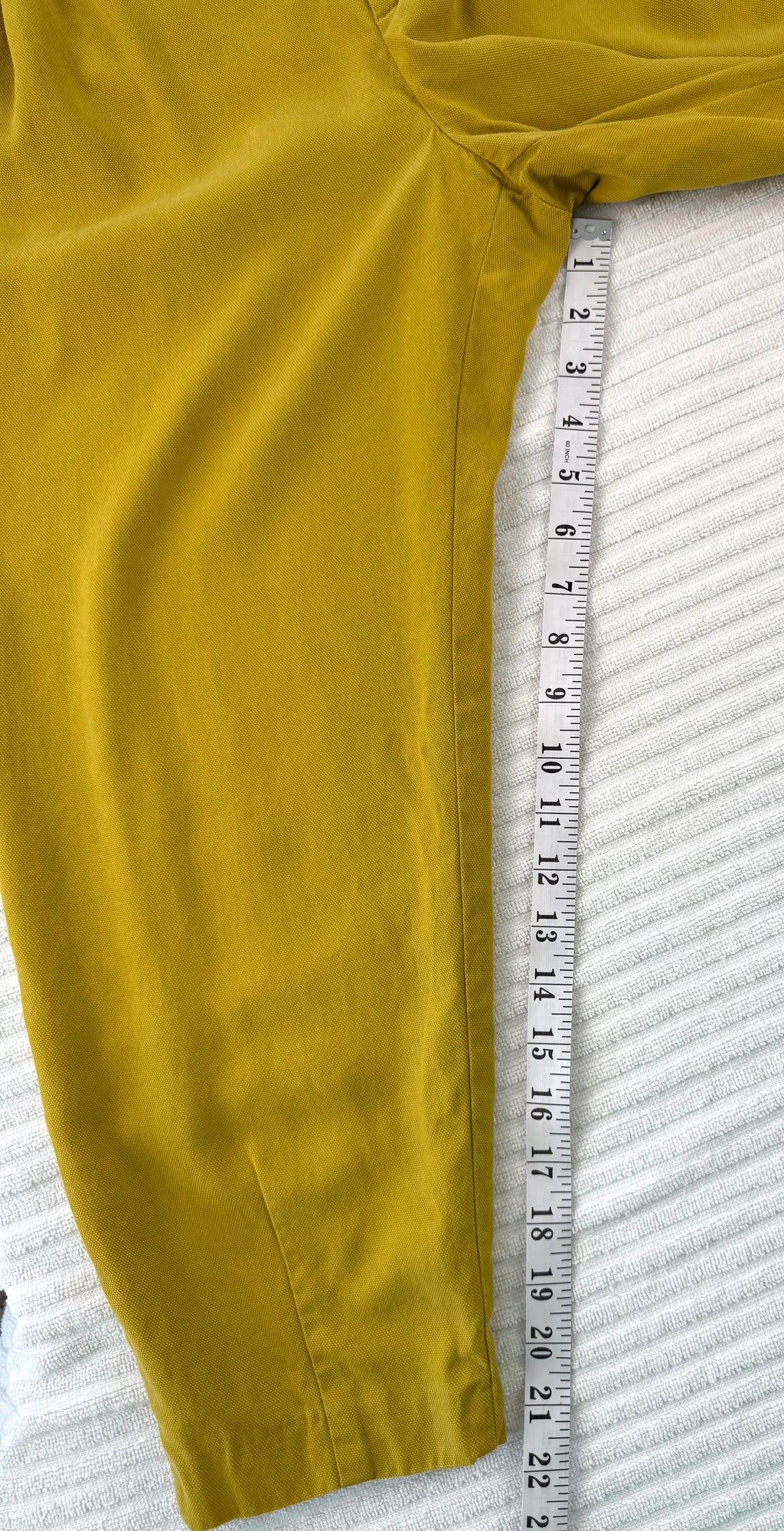 Zara Tailored High Waisted Pants | Size M at Blue Sparrow Shop measuring 22 inseam 