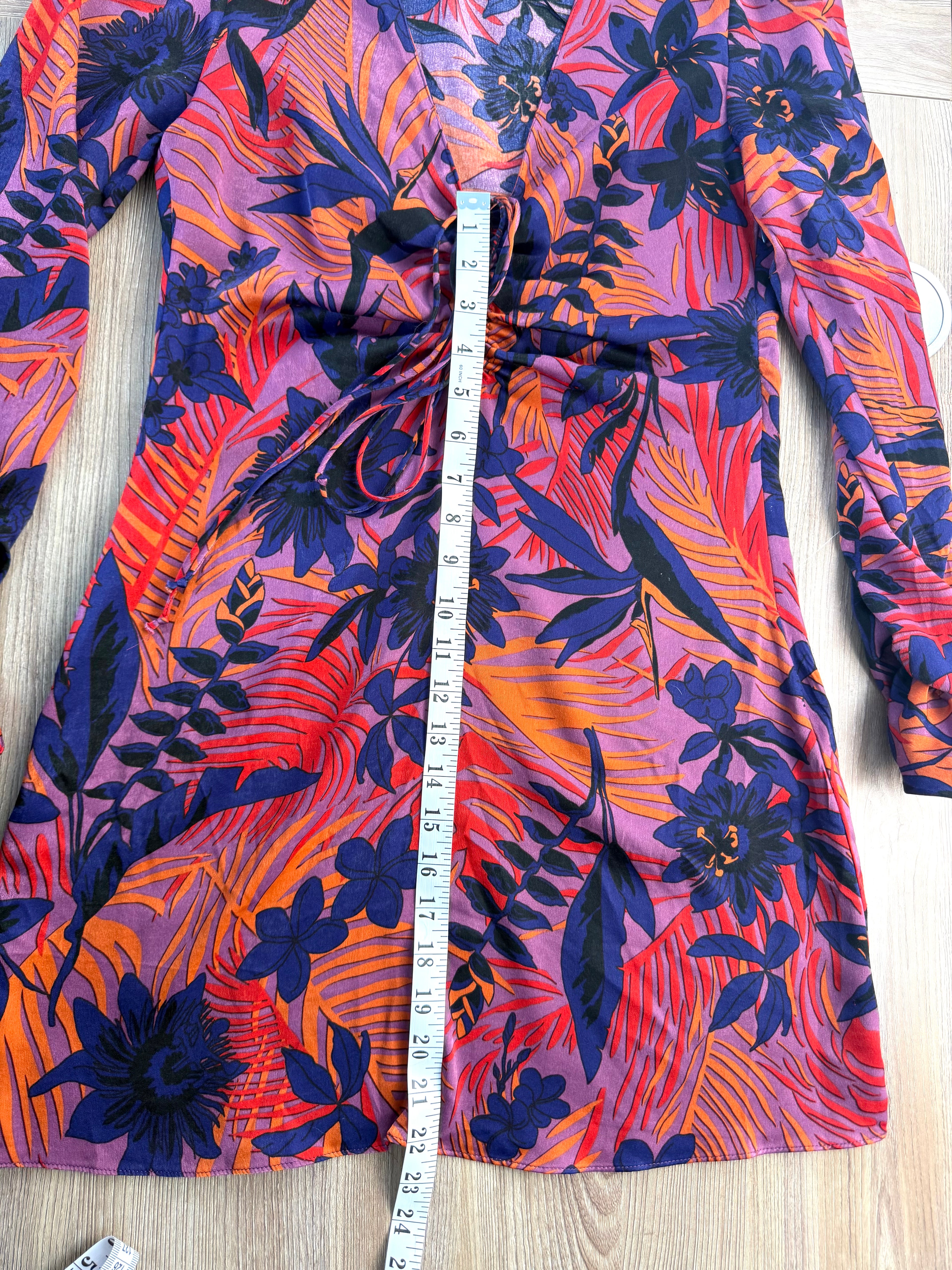 Zara dress tropical pattern silky measuring 22 inches from v neck to hem