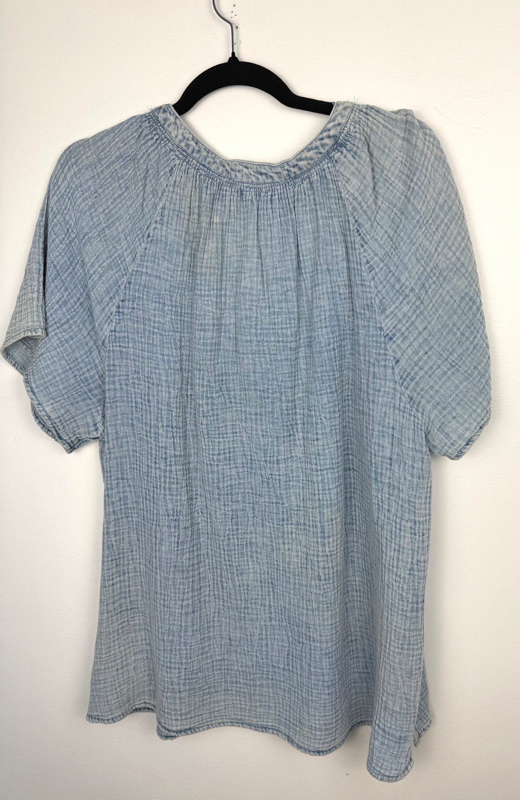 back of 100% Cotton NWT Gauze Henley Top | Size 1X  at Blue Sparrow Shop