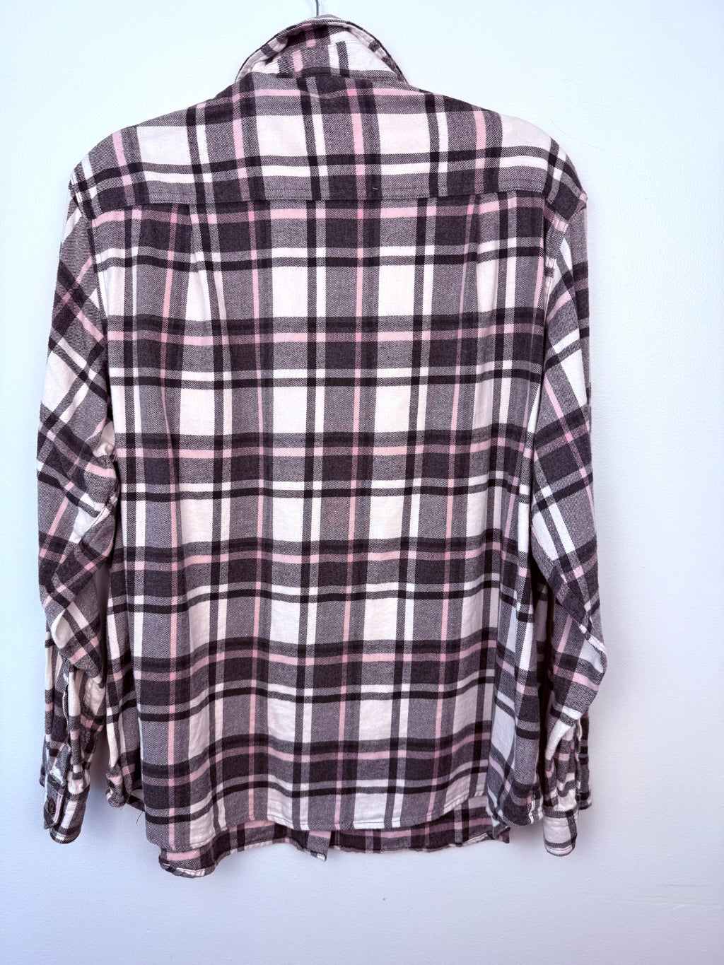 back of 100%  Cotton Tilley Plaid Shirt | Size 2X on hanger
