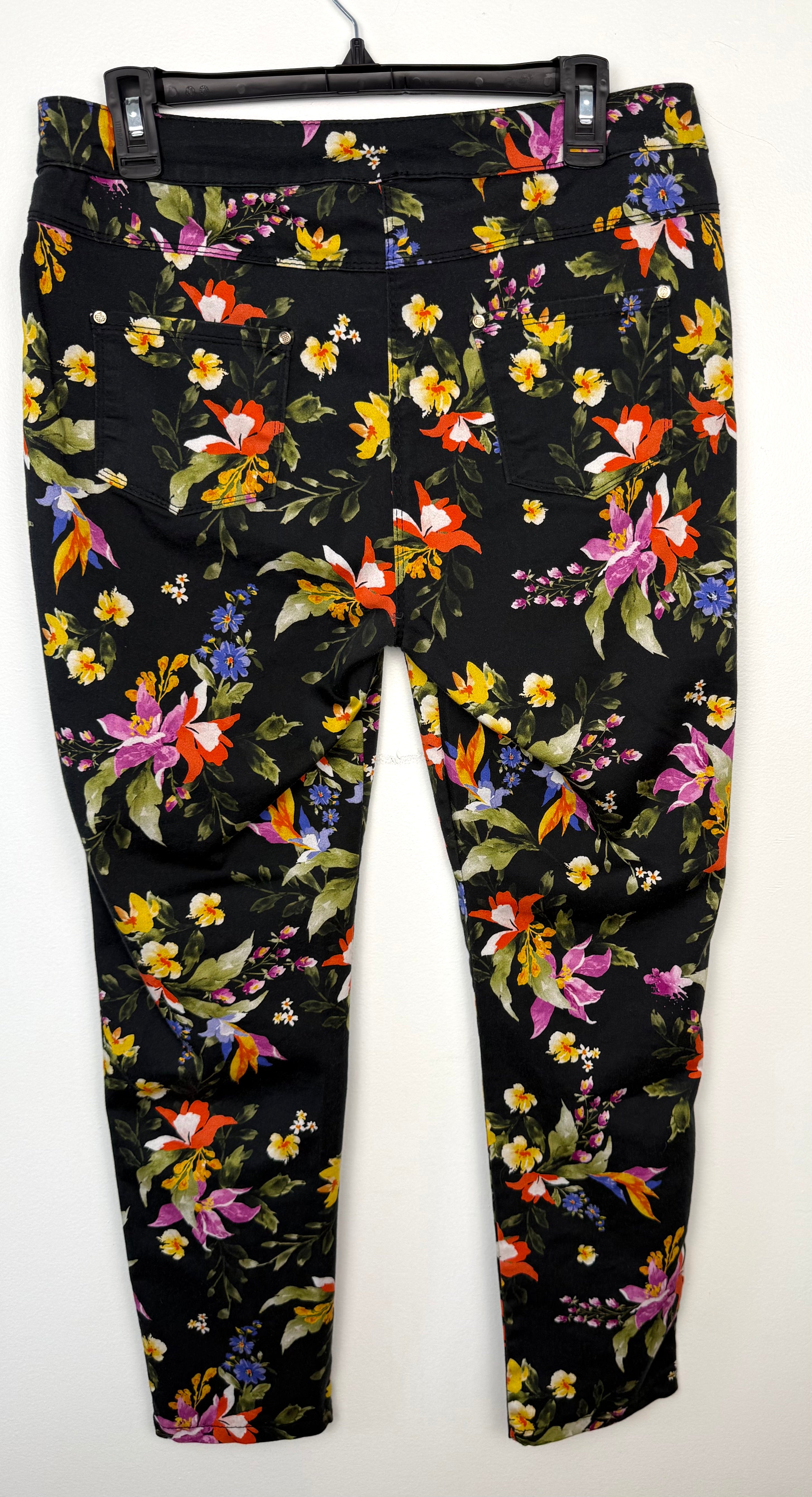 back of 67% cotton Tricotto black tropical botanical floral skinny pants  size 10 Canadian brand — Blue Sparrow Shop 