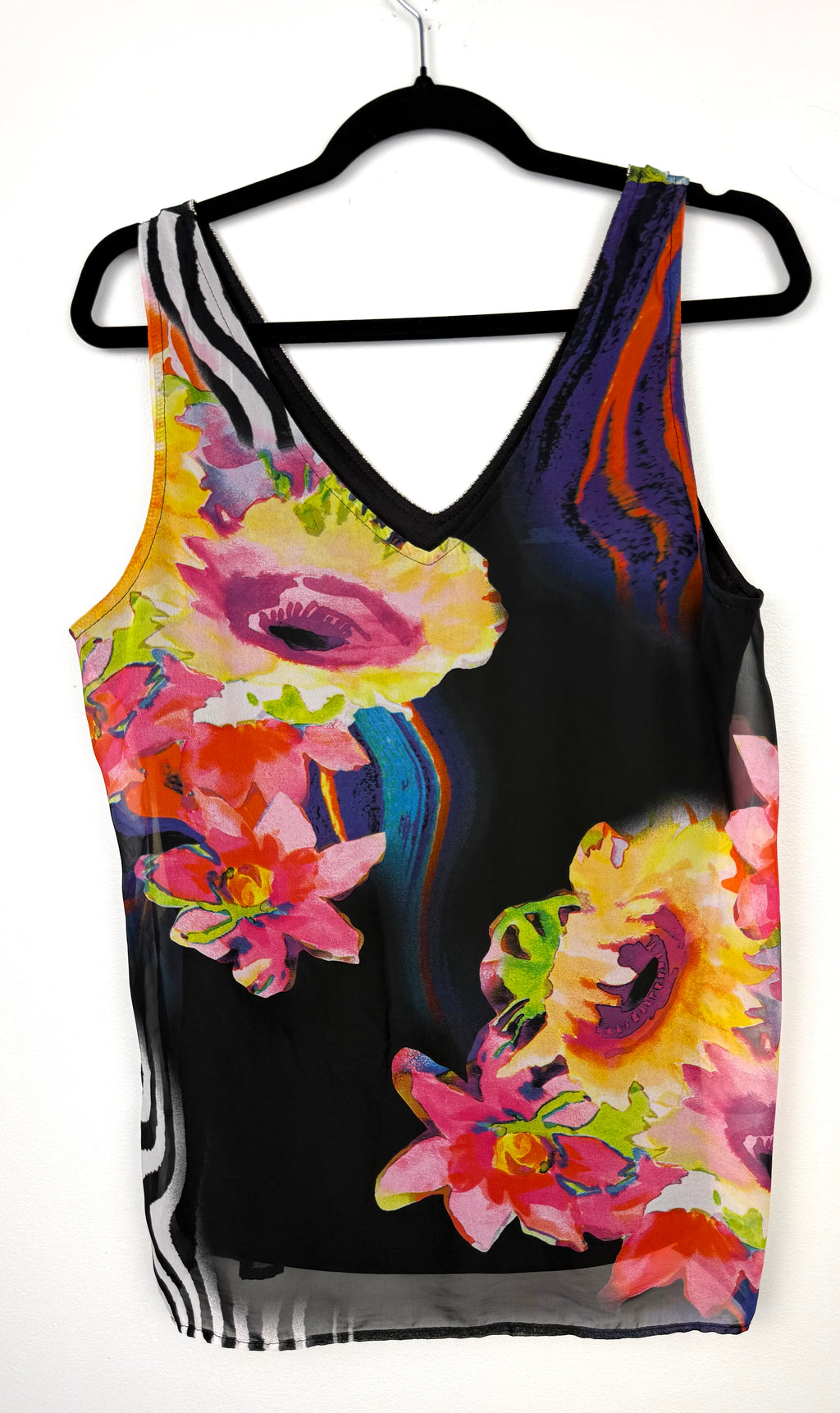 back of Frank Lyman Bold Abstract Floral Sleeveless Top, Fully Lined, Size L at Blue Sparrow Shop on hanger