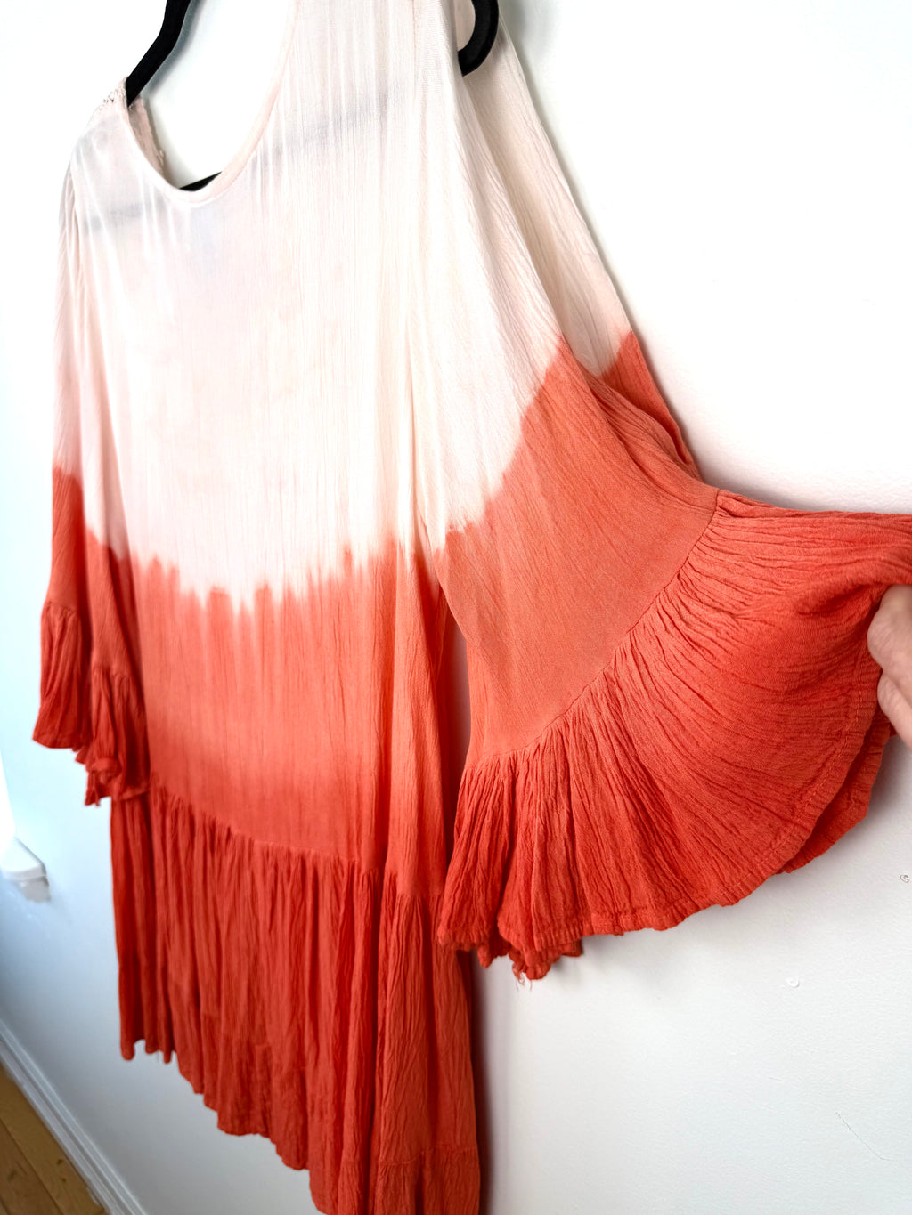 back view of flutter sleeve on Ombre Boho Tunic Dress - 100% Rayon with Crochet Detail Size Medium at Blue Sparrow Shop