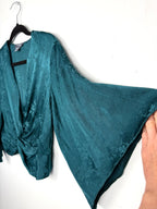batwing/flutter sleeve on PRIMARK Jacquard Twist Front Crop Top | Size S at Blue Sparrow SHop