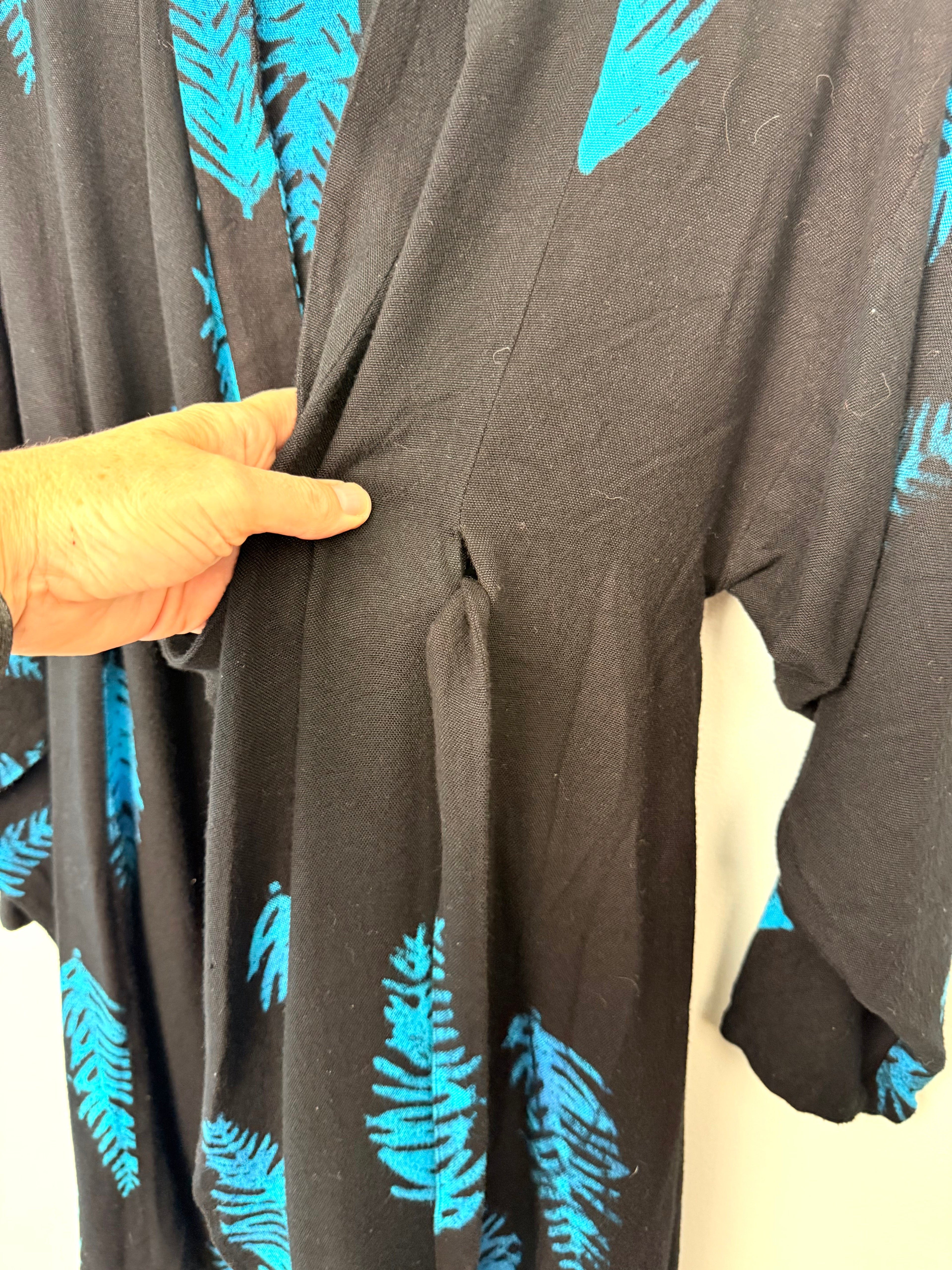 belt looped through Black & Turquoise Feather Print One-Size Wrap Kimono Jacket
