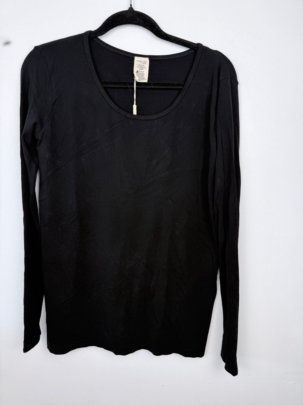 black Bamboo Long Sleeved Layering Top by C'est Moi one size plus fits 16-22  on hanger