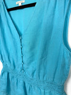 button front detail on Banana Republic 100% Linen Smocked Waist V-Neck Blouse Aqua Coloured | Size L at Blue Sparrow Shop Canadian Resale Reimagined 