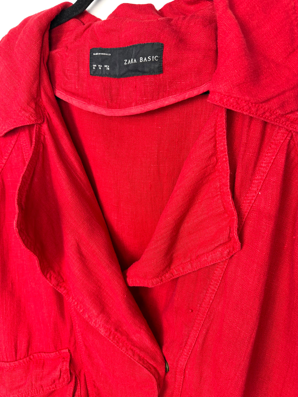 close up of collar on Zara 100% Linen Jacket | Size M at Blue Sparrow Shop 